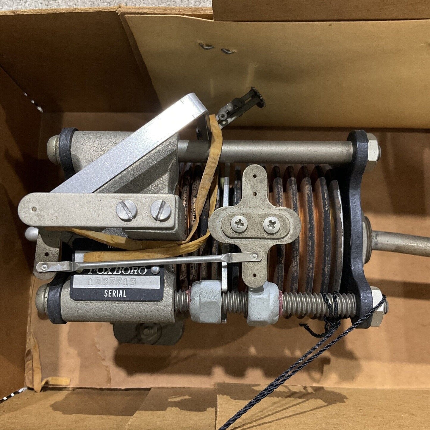 FOXBORO 66N-14884 1537713 555 BR. BELLOWS UC12 0-100 MM HG. ABS.