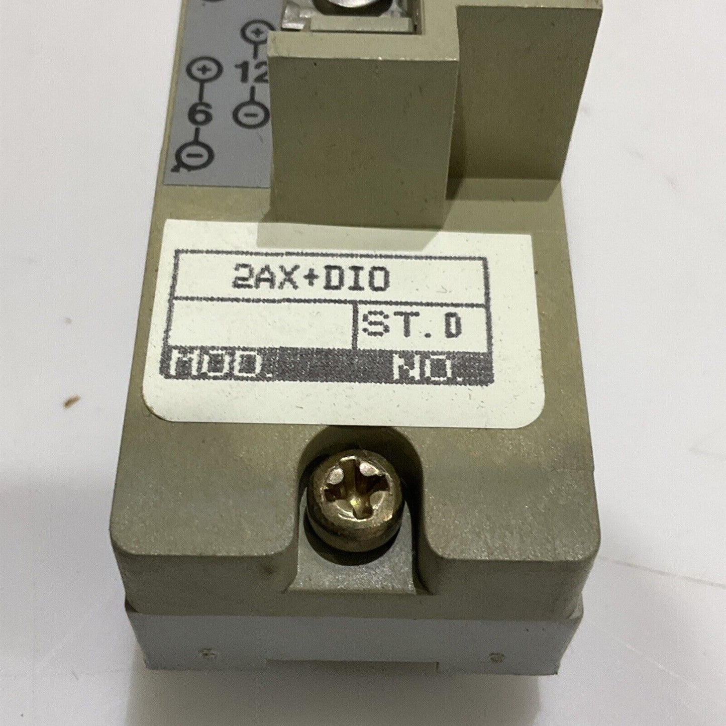 FOXBORO 2AX+DIO 88N-31943-1 N0309JD REV. LEVEL J SIGNAL DISTRIBUTION MODULE 555