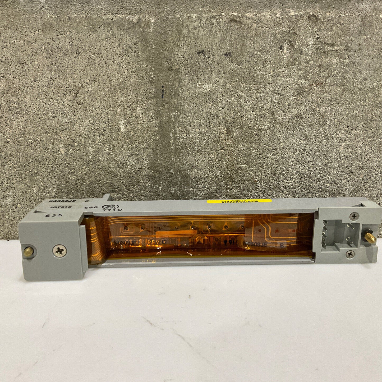 FOXBORO 2AX+DIO 88N-31943-1 N0309JD REV. LEVEL J SIGNAL DISTRIBUTION MODULE 555