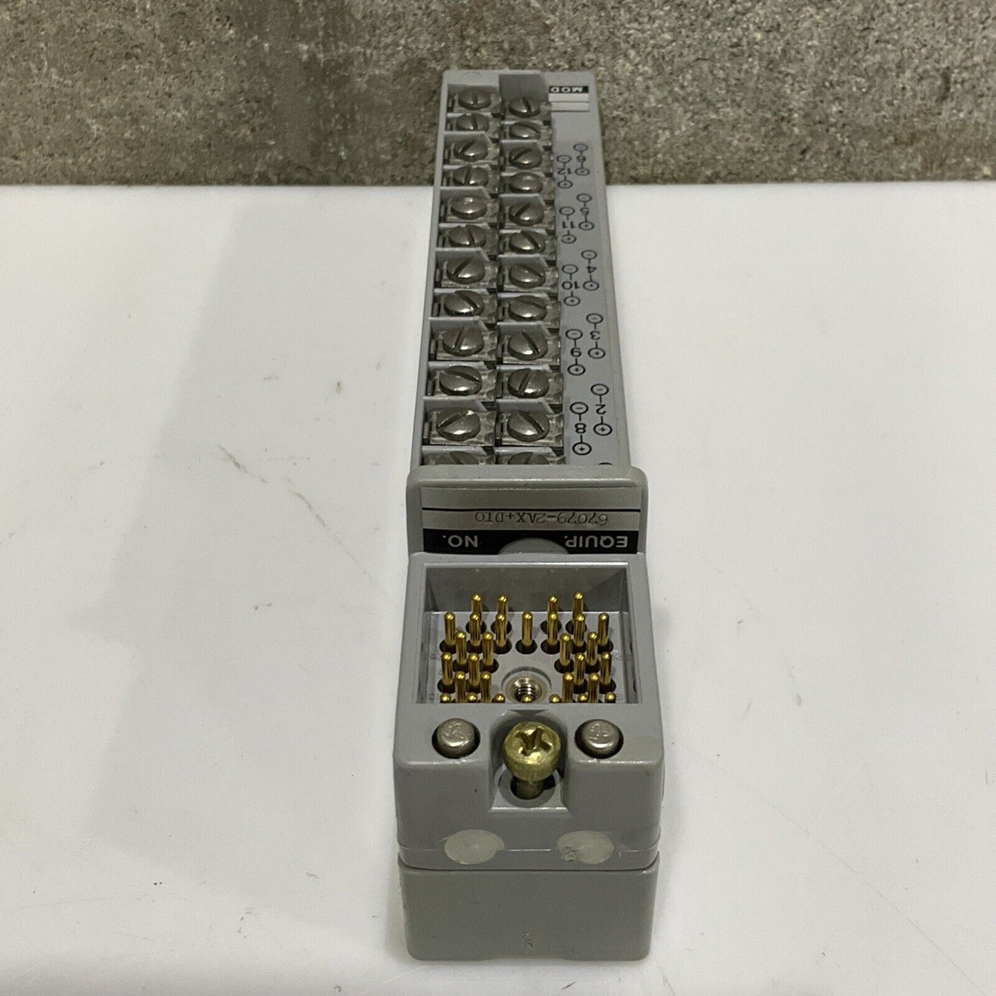 FOXBORO 2AX+DIO 88N-31943-1 N0309JD REV. LEVEL J SIGNAL DISTRIBUTION MODULE 555