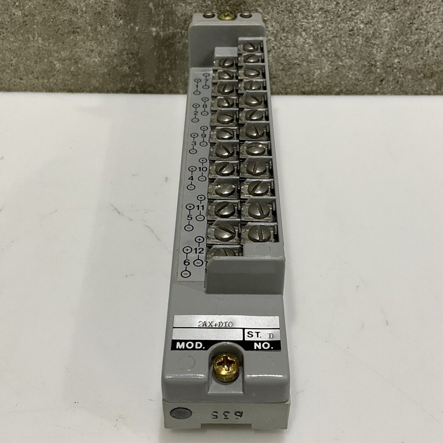 FOXBORO 2AX+DIO 88N-31943-1 N0309JD REV. LEVEL J SIGNAL DISTRIBUTION MODULE 555