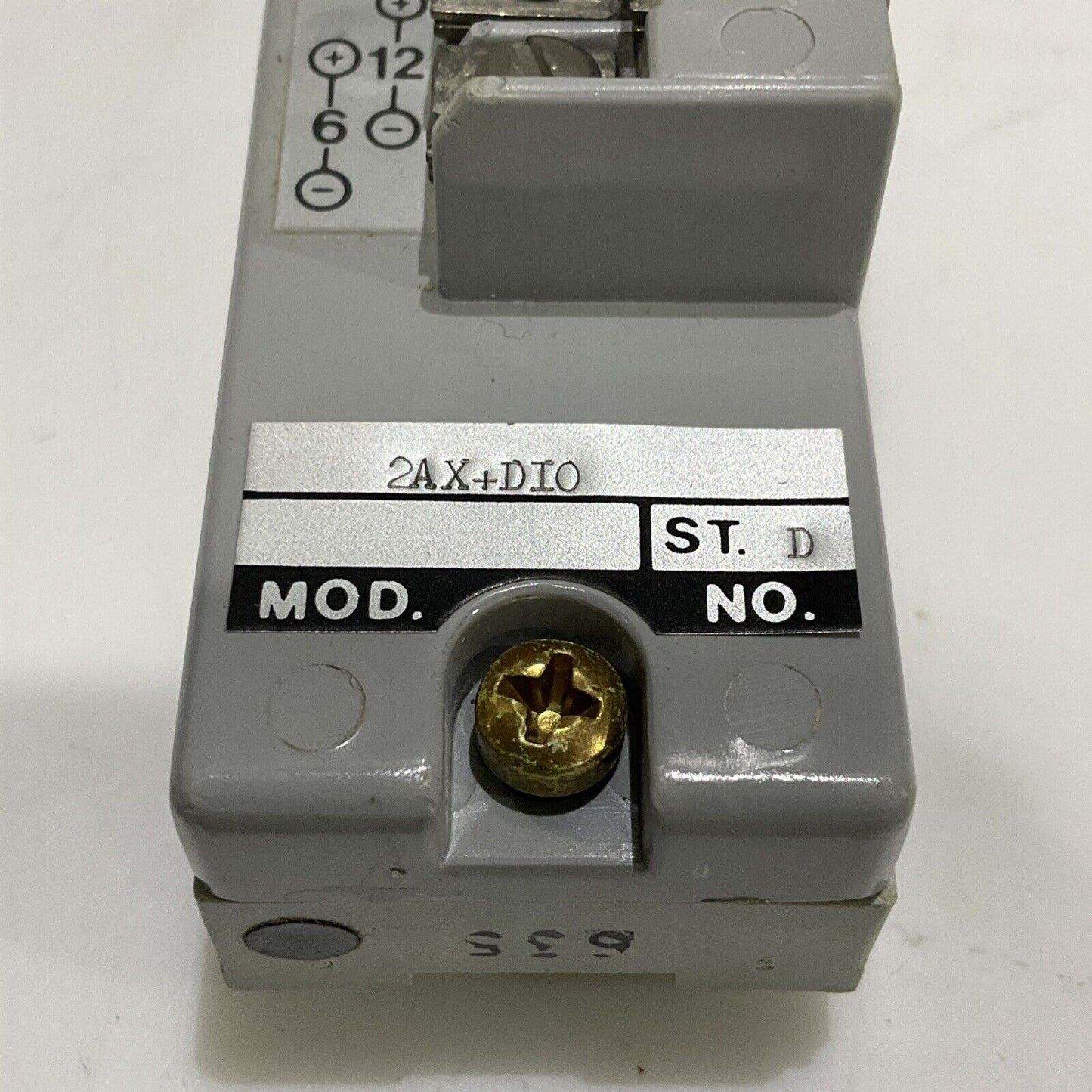 FOXBORO 2AX+DIO 88N-31943-1 N0309JD REV. LEVEL J SIGNAL DISTRIBUTION MODULE 555