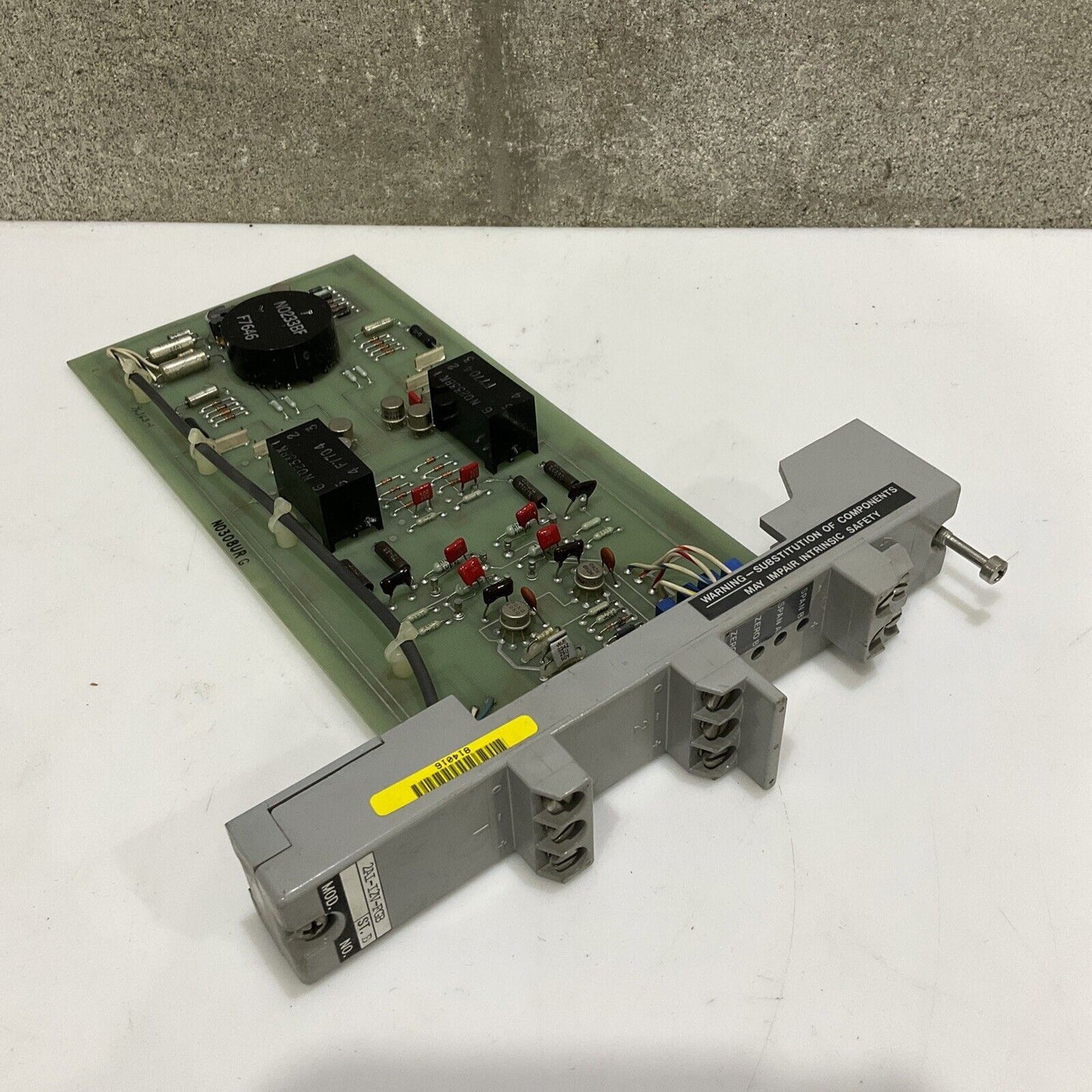 FOXBORO 2AI-I2V-FGB VOLTAGE CURRENT CONVERTER MODULE 555