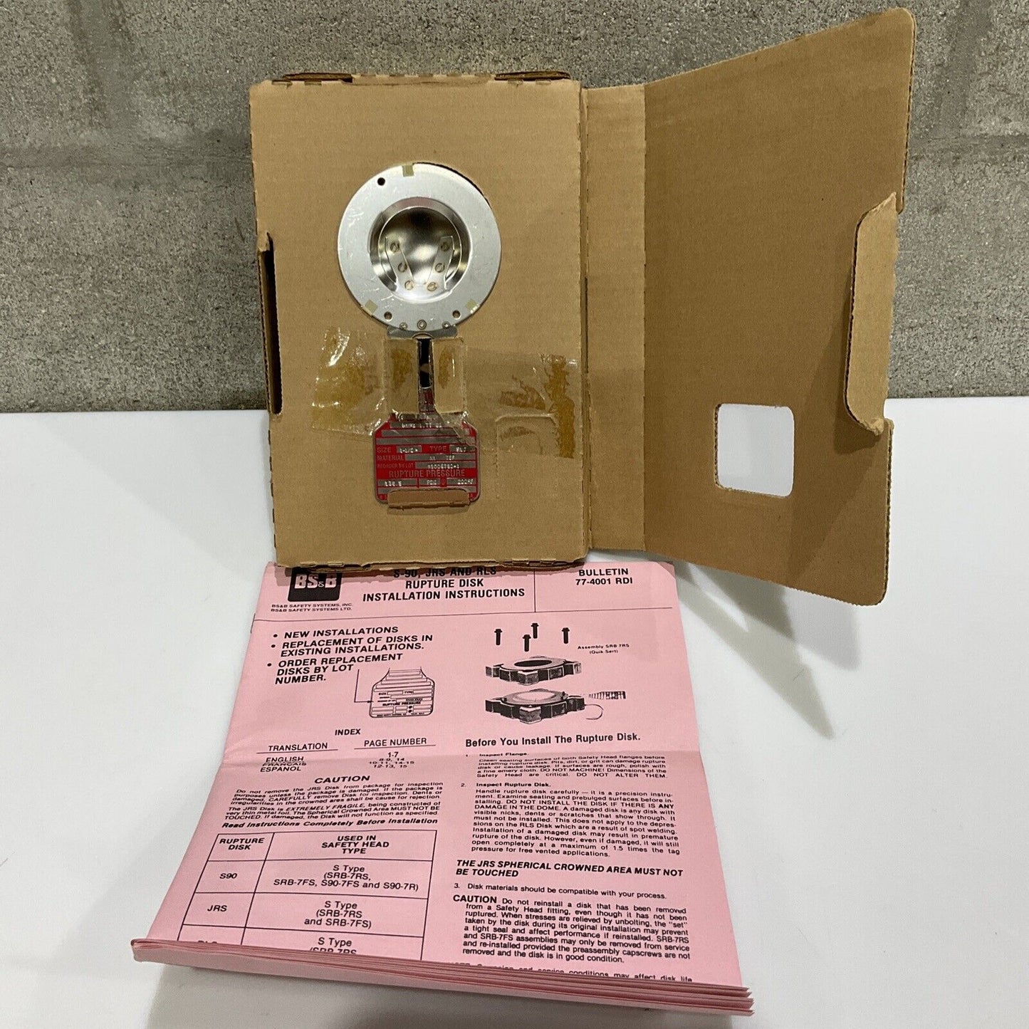 BS&B S-90 JRS AND RLS RUPTURE DISK 1 1/2 IN 99006780-1 136.5 PSIG 200 F 555