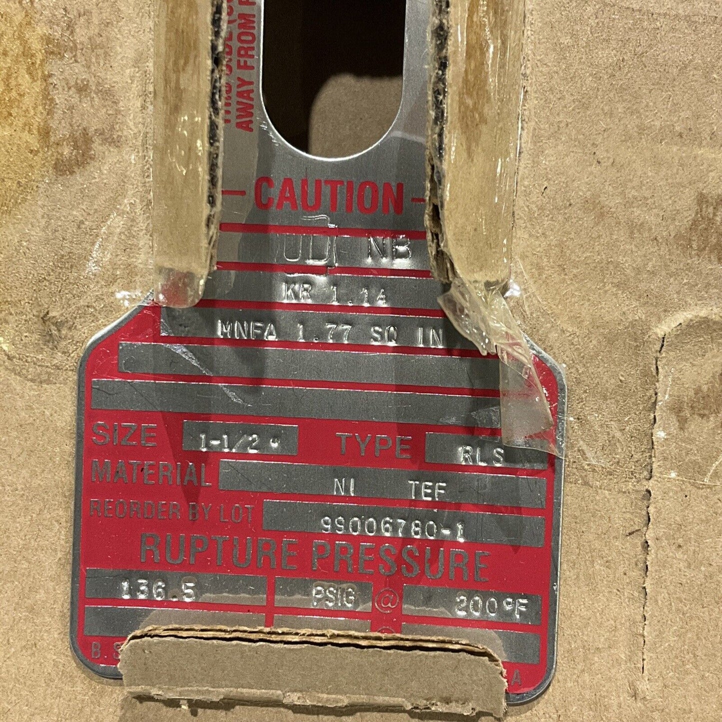 BS&B S-90 JRS AND RLS RUPTURE DISK 1 1/2 IN 99006780-1 136.5 PSIG 200 F 555