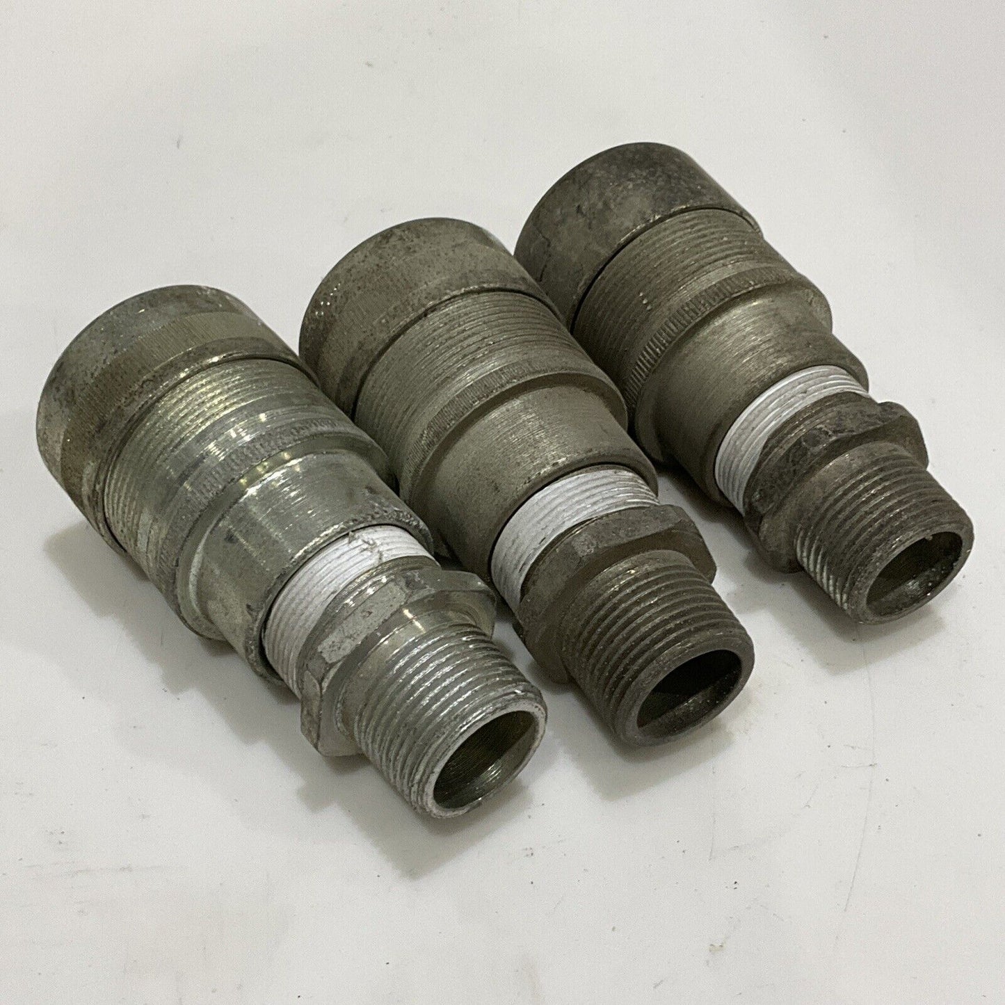 CROUSE HINDS CGFJ 342 CABLE CONNECTOR 1” NPT  CABLE OD 1”-1.375” LOT OF 3