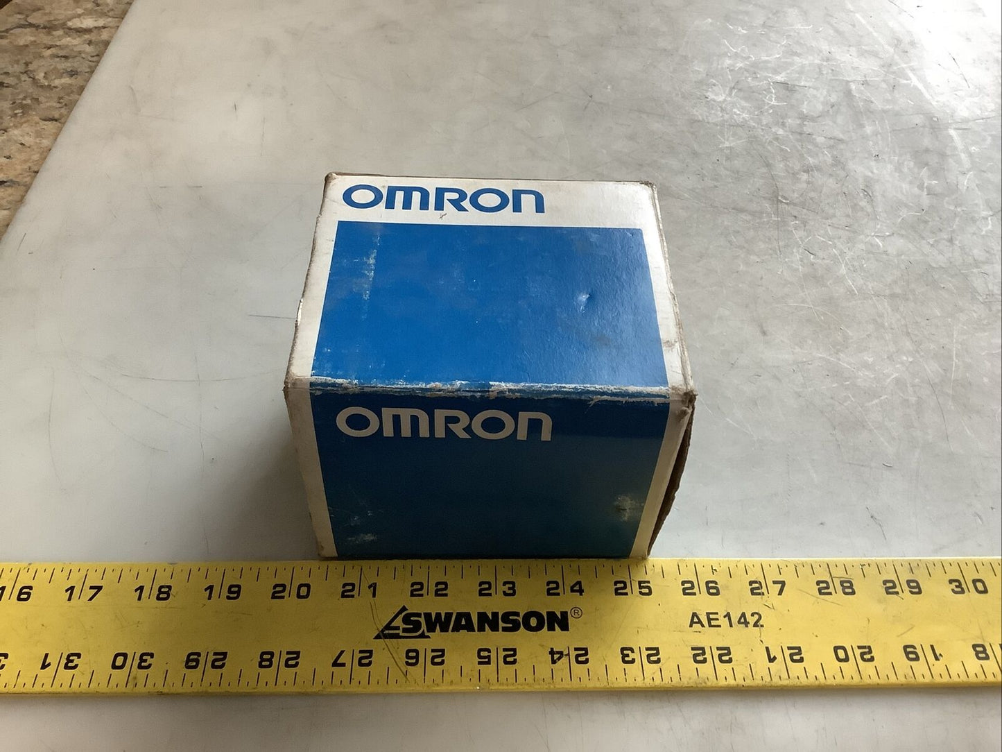 OMRON 2ZBQ2-2 VB-6221 LIMIT SWITCH 10A 250VAC W/ OMRON ZC-Q2255 LIMIT SWITCHES