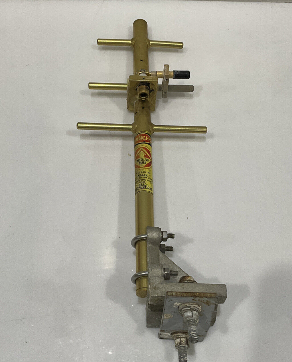 MAXRAD MYG 8063 3-ELEMENT BRASS YAGI ANTENNA WITH BRACKET TWD