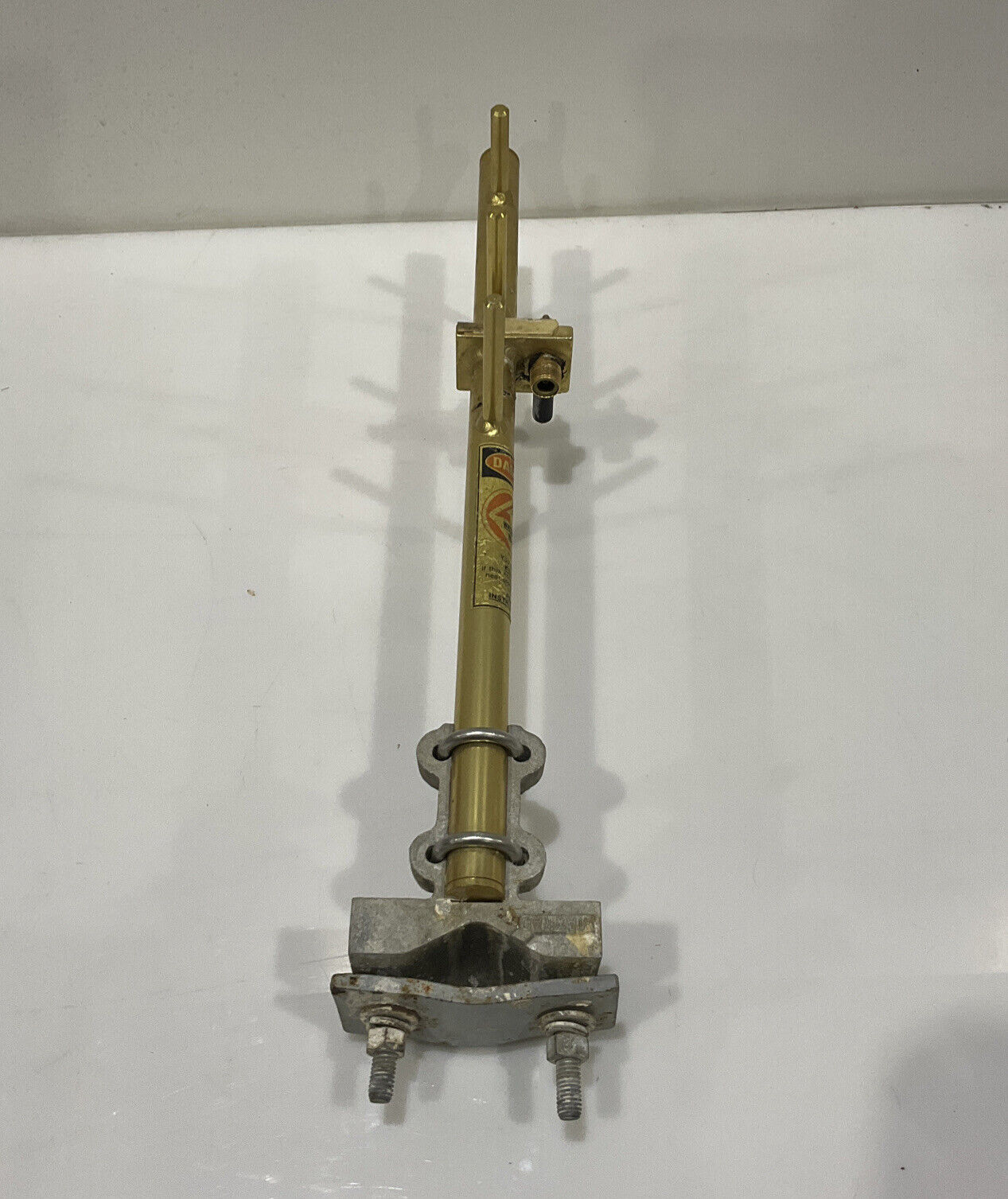 MAXRAD MYG 8063 3-ELEMENT BRASS YAGI ANTENNA WITH BRACKET TWD