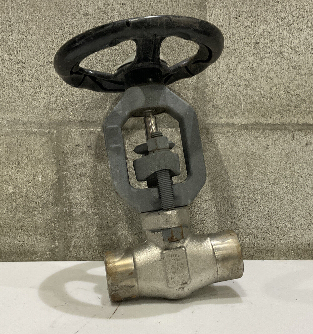 HP VALVES MOD 200 1" GATE VALVE ECH