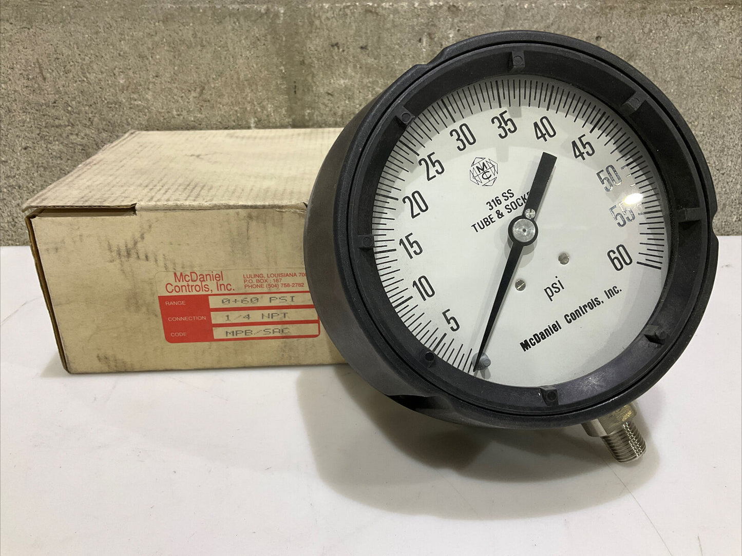 MCDANIELS CONTROLS MPB/SAC GAUGE  0+60 PSI 1/4 NPT 476