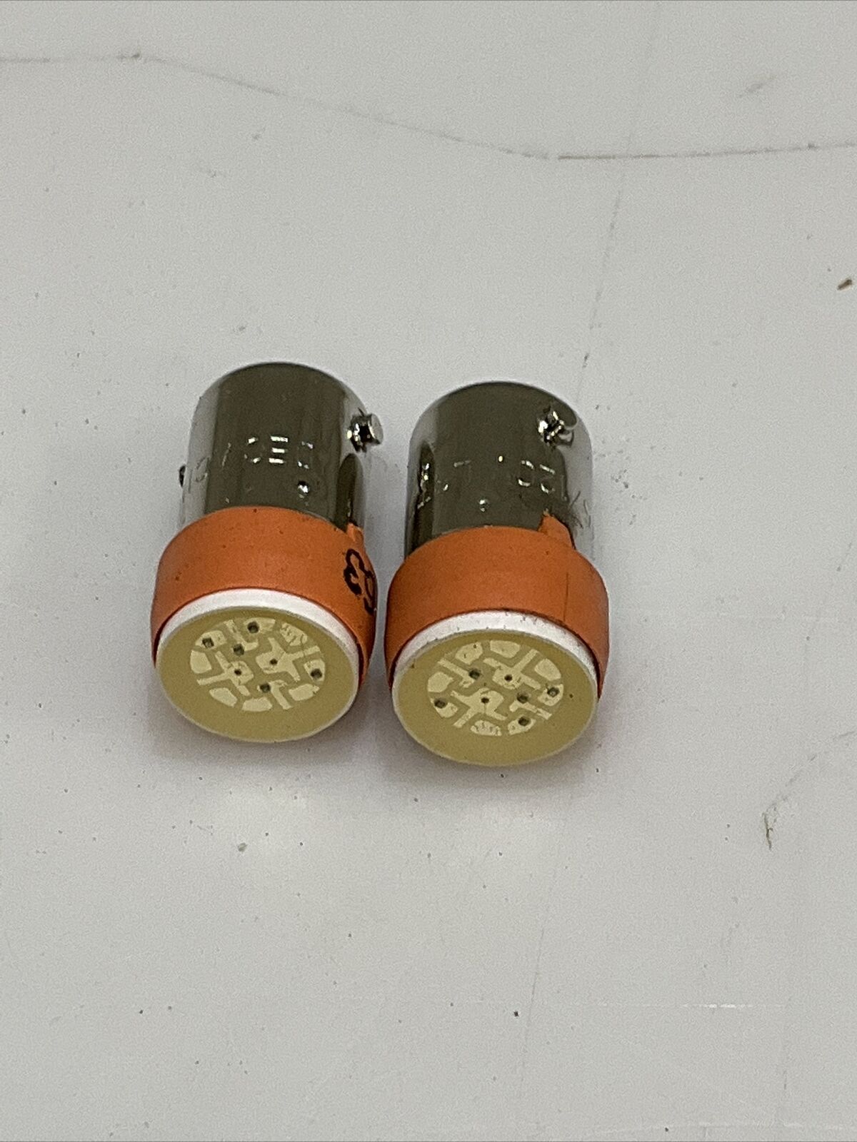 IDEC LSTD-H2A LED LAMP 24VAC/DC ORANGE LOT OF 20 476