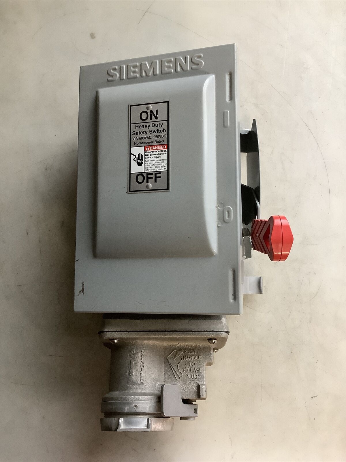 SIEMENS HNF361JCH HEAVY DUTY SAFETY SWITCH W/ CROUSE HINDS RECEPTACLE