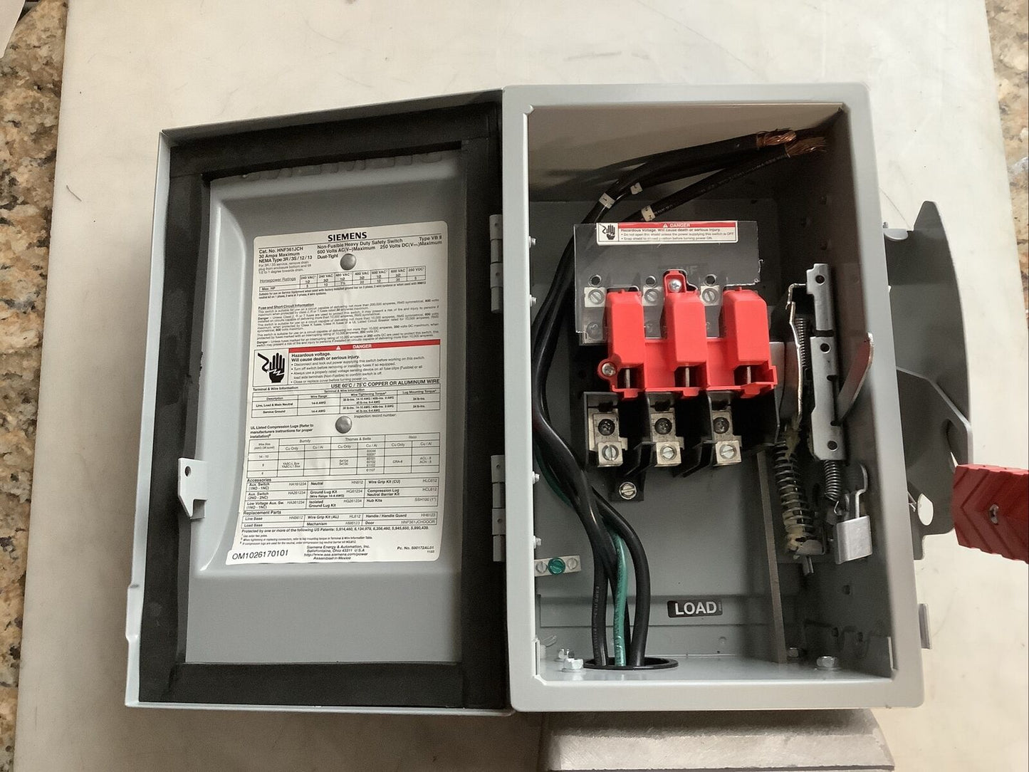 SIEMENS HNF361JCH HEAVY DUTY SAFETY SWITCH W/ CROUSE HINDS RECEPTACLE