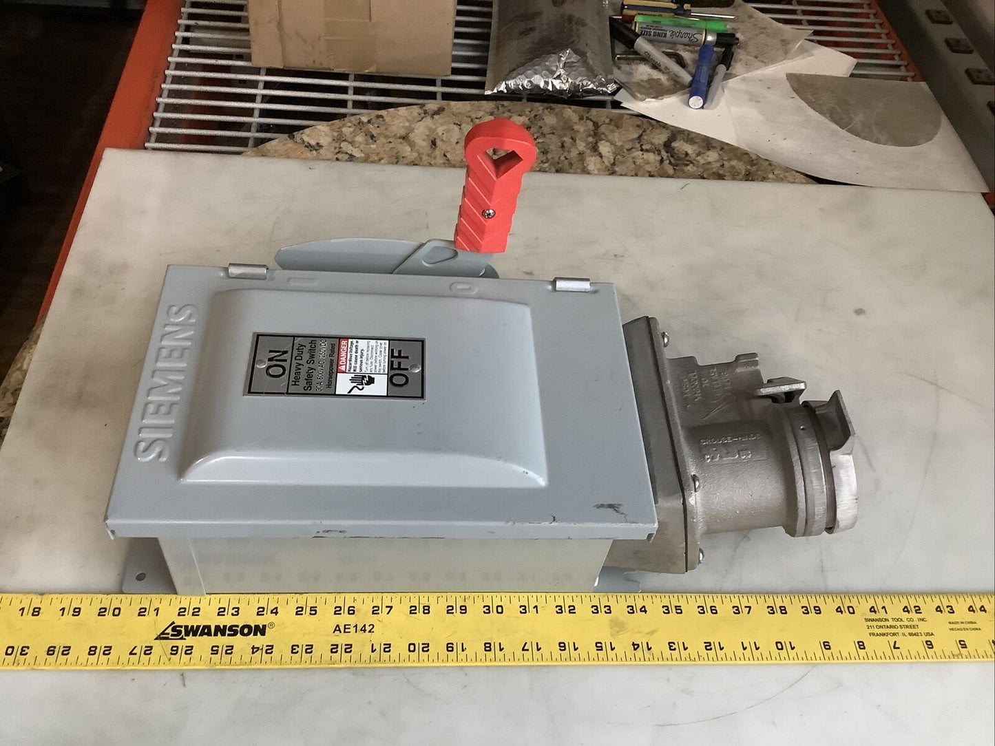 SIEMENS HNF361JCH HEAVY DUTY SAFETY SWITCH W/ CROUSE HINDS RECEPTACLE