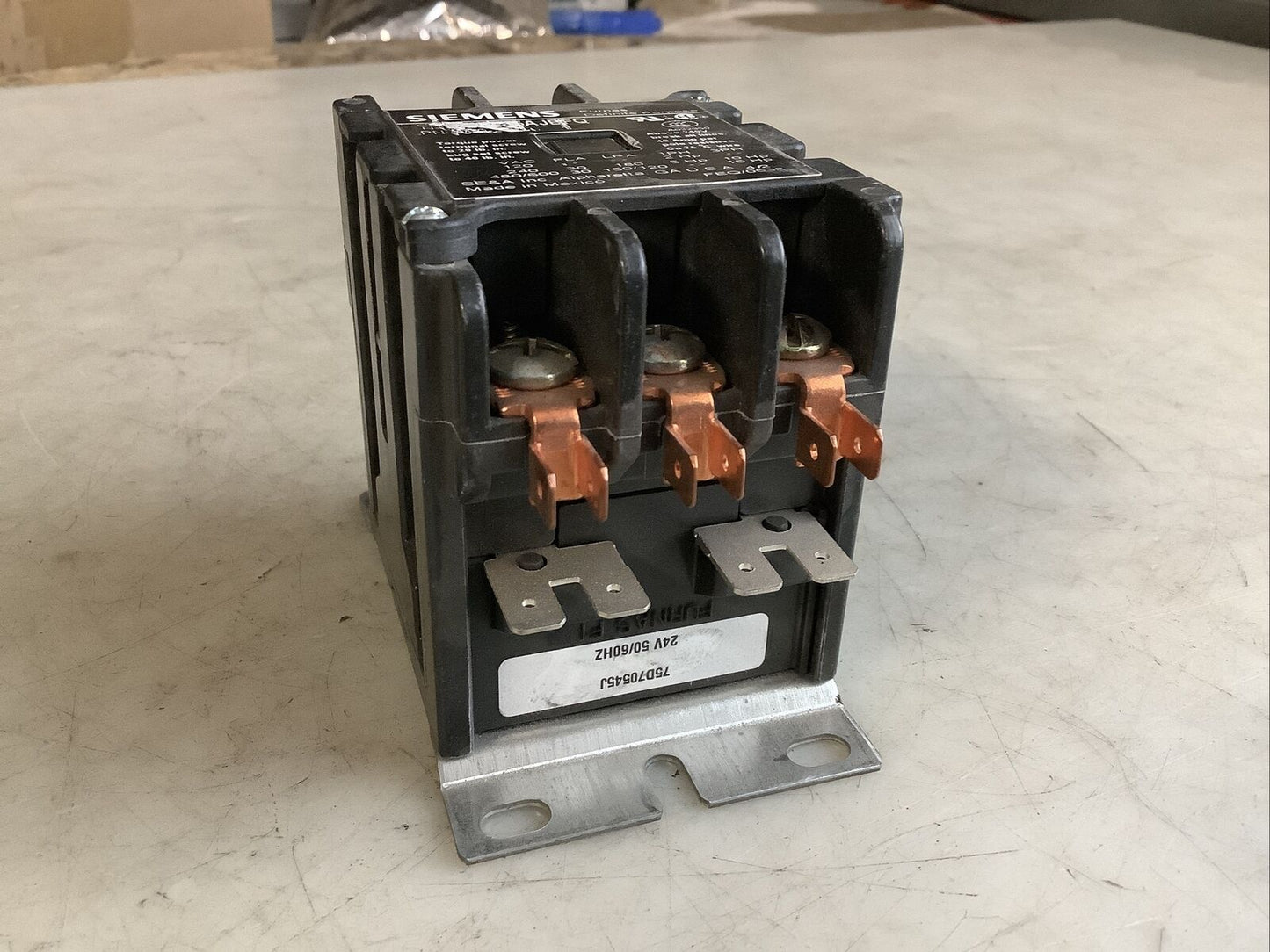 SIEMENS 42BF35AJBFQ CONTACTOR 3 POLE 30A 476