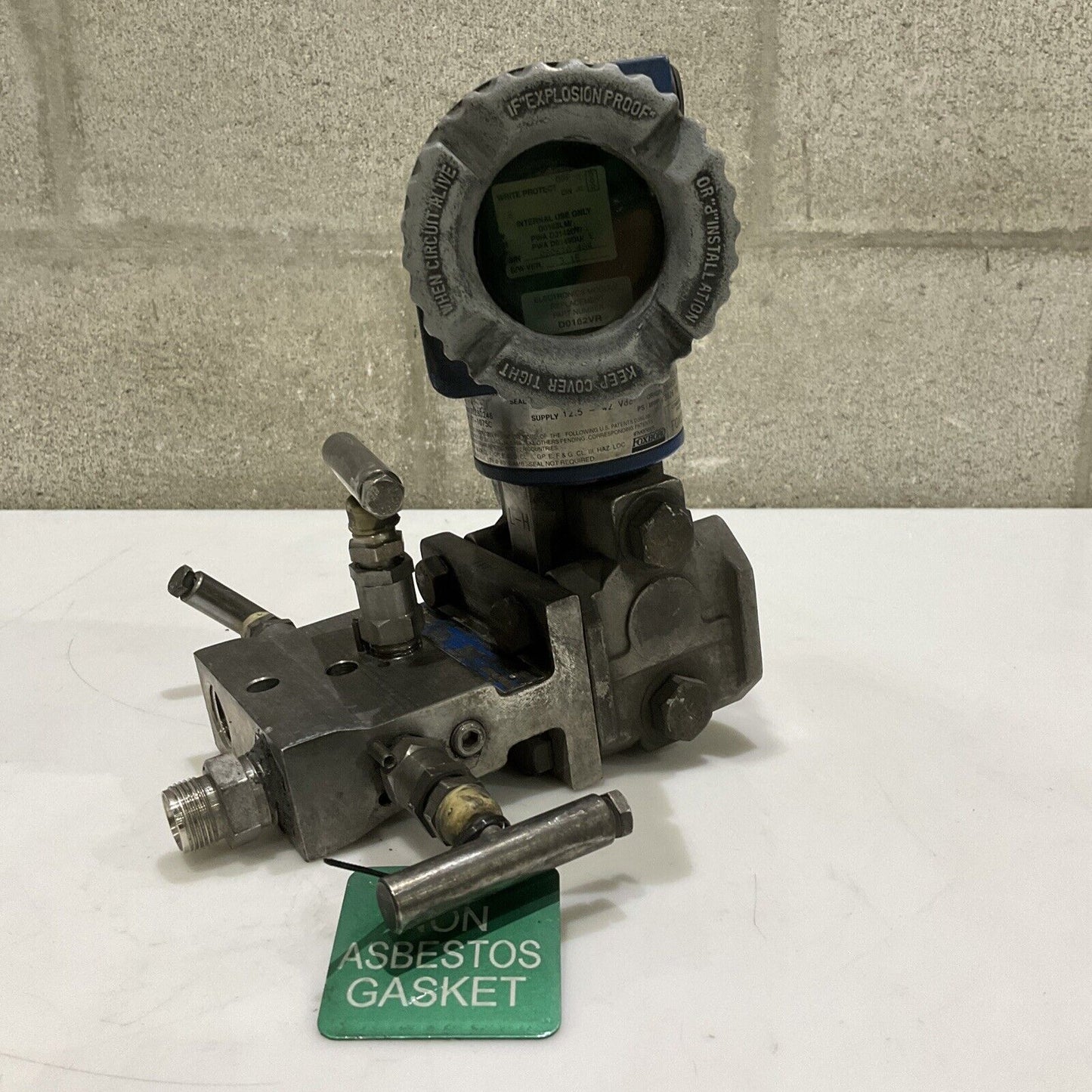 FOXBORO IDP-D26B01F-M3L1 PRESSURE TRANSMITTER W/ ANDERSON M4TV1S-4 VALVE 476