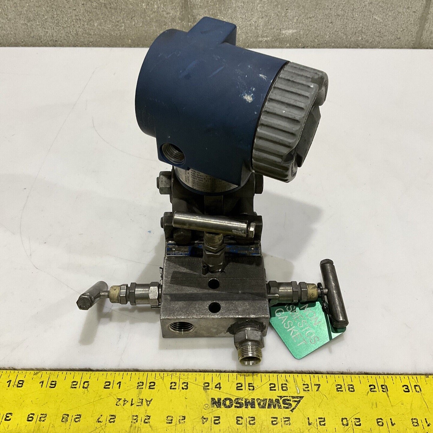 FOXBORO IDP-D26B01F-M3L1 PRESSURE TRANSMITTER W/ ANDERSON M4TV1S-4 VALVE 476