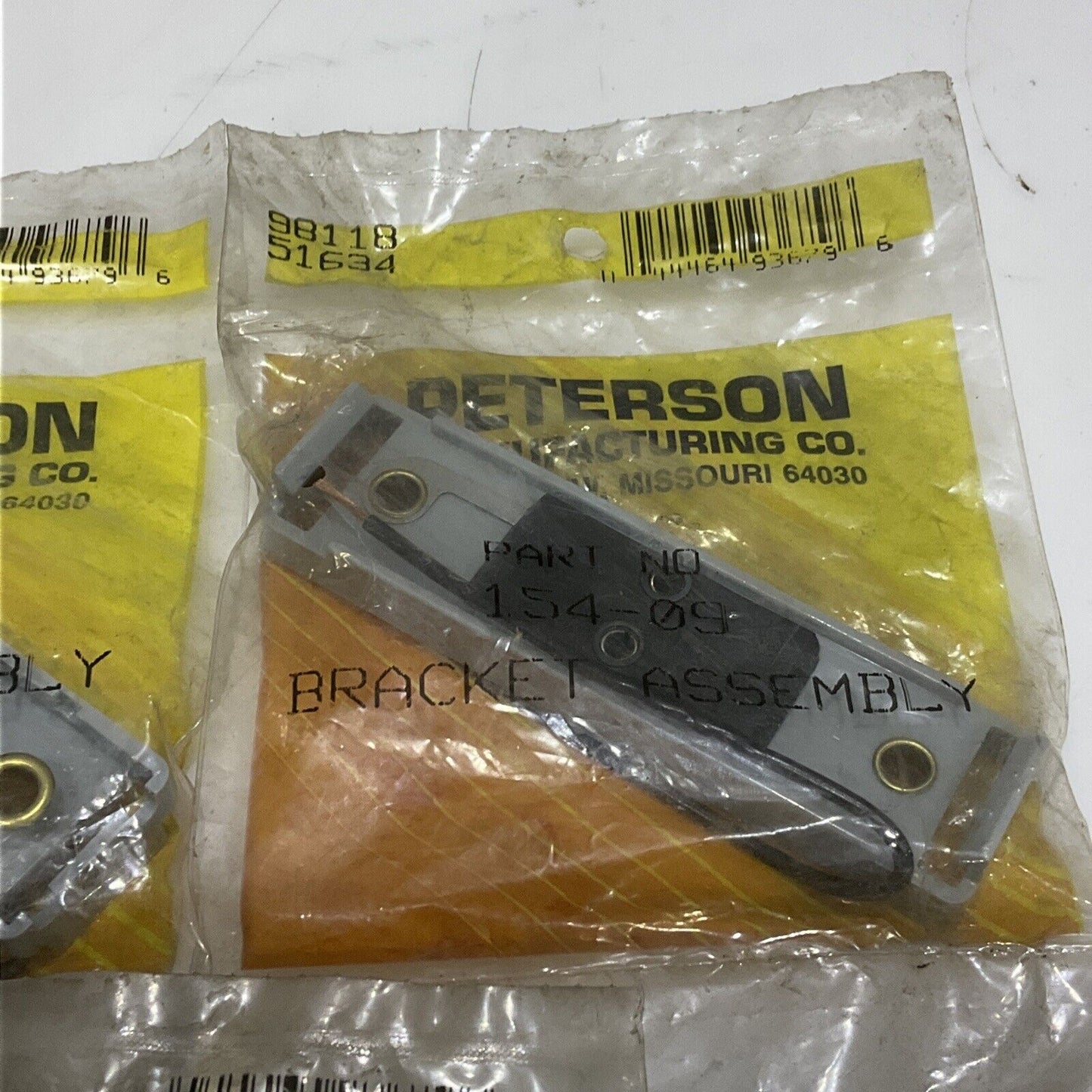 PETERSON 154-09 98118 51634  BRACKET ASSEMBLY LOT OF 3 476