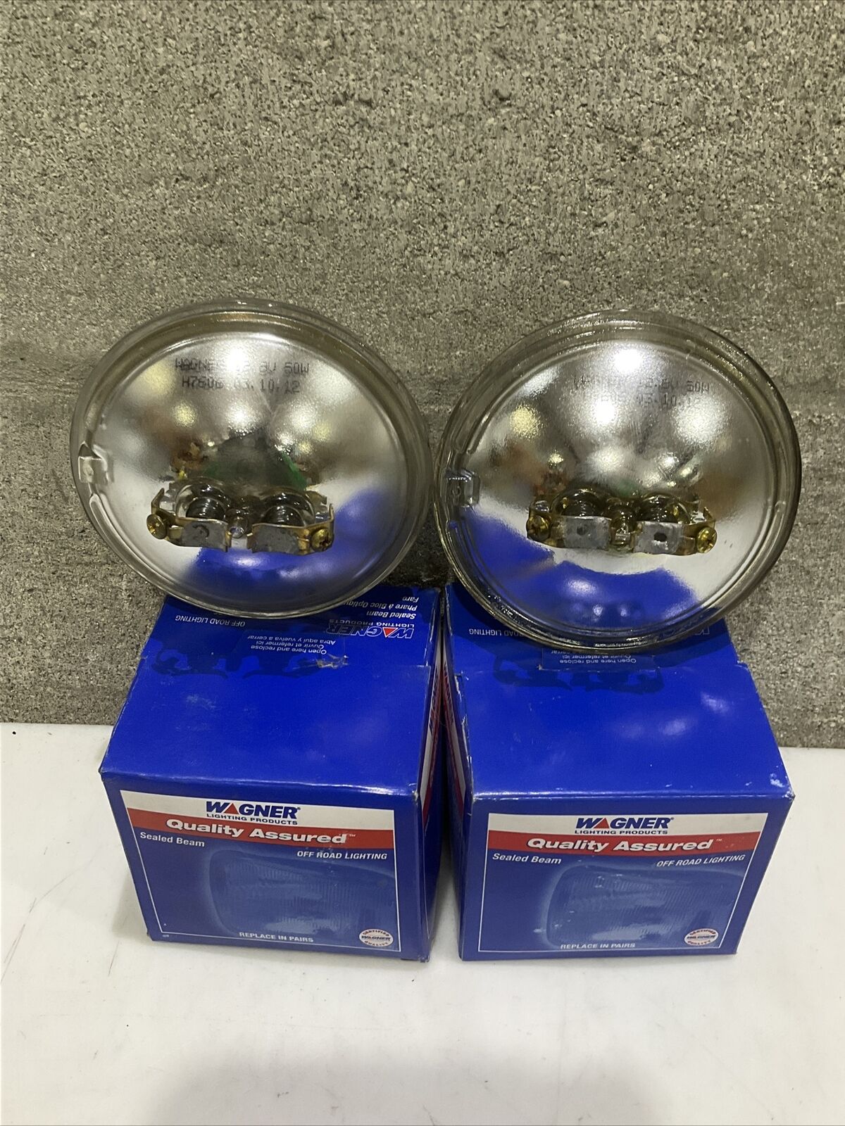 WAGNER H7606 TRACTOR SEALED BEAM FLOOD HALOGEN CYCLE 12.8 V LOT OF 2 476