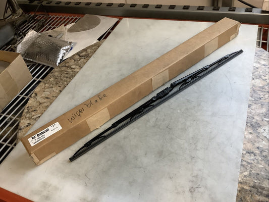 BOBCAT 7168954 WIPER BLADE 476