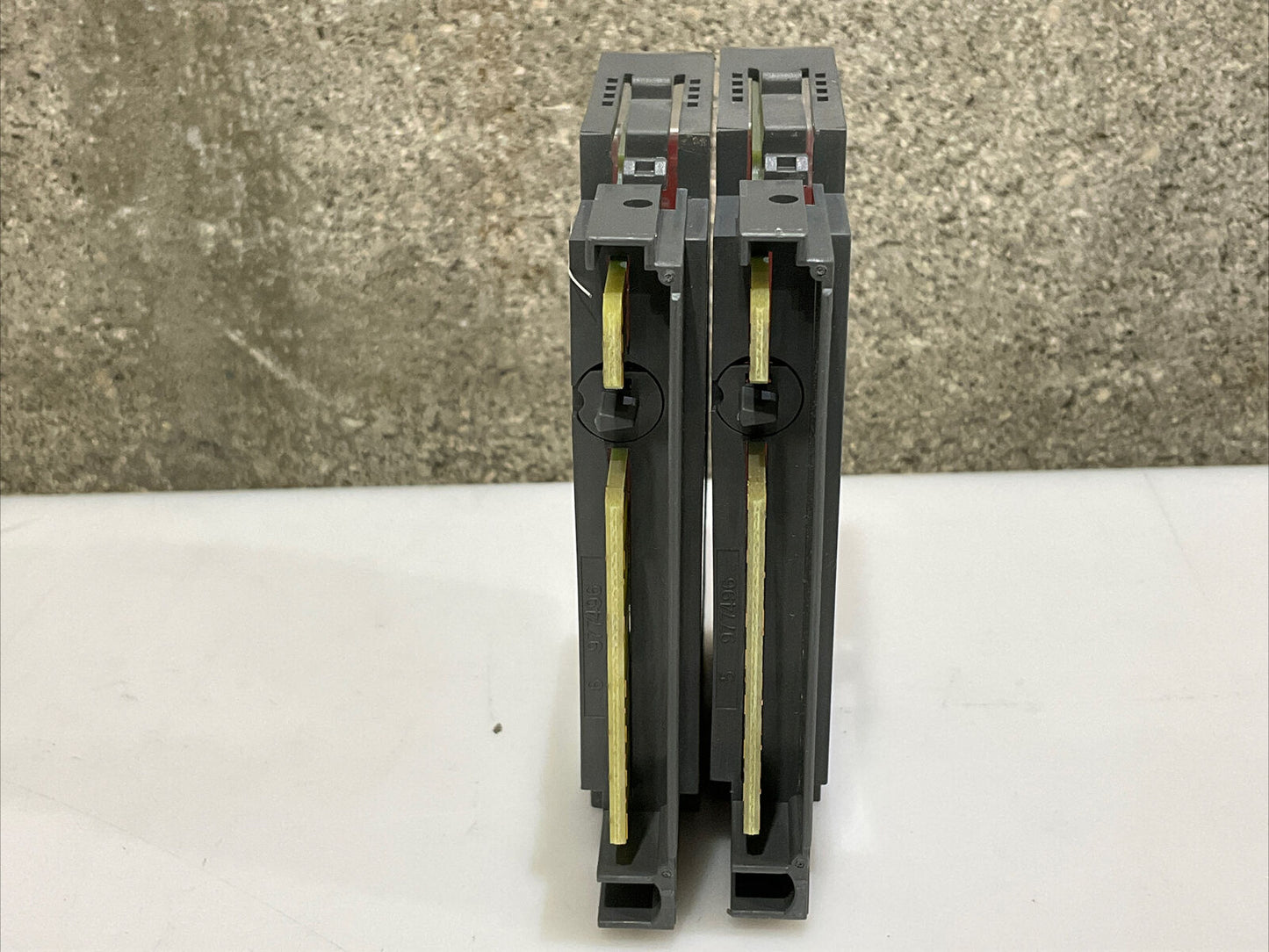 ALLEN BRADLEY 1734-VTM SER C VOLTAGE OUTPUT TERMINAL MODULE LOT OF 2 CDM