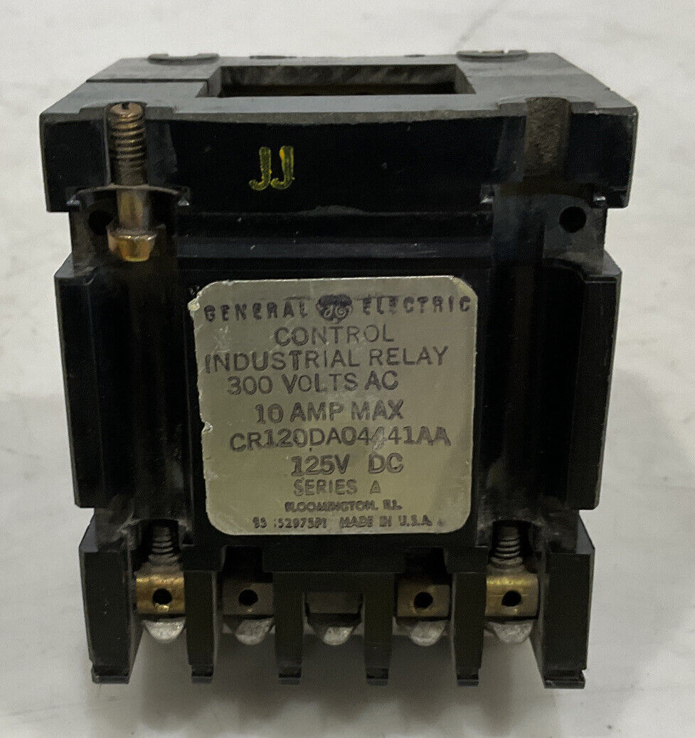 GENERAL ELECTRIC CR120DA04441AA CONTROL INDUSTRIAL RELAY 300V AC 10A 125VDC476