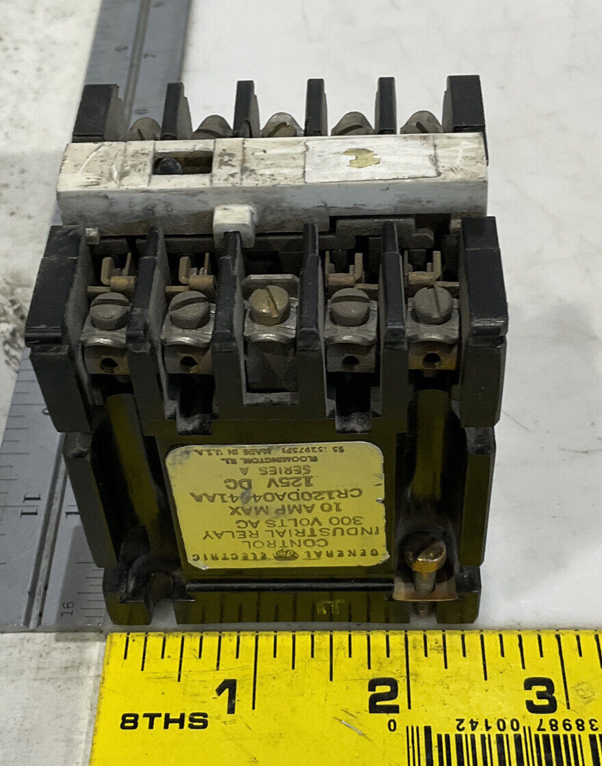 GENERAL ELECTRIC CR120DA04441AA CONTROL INDUSTRIAL RELAY 300V AC 10A 125VDC476