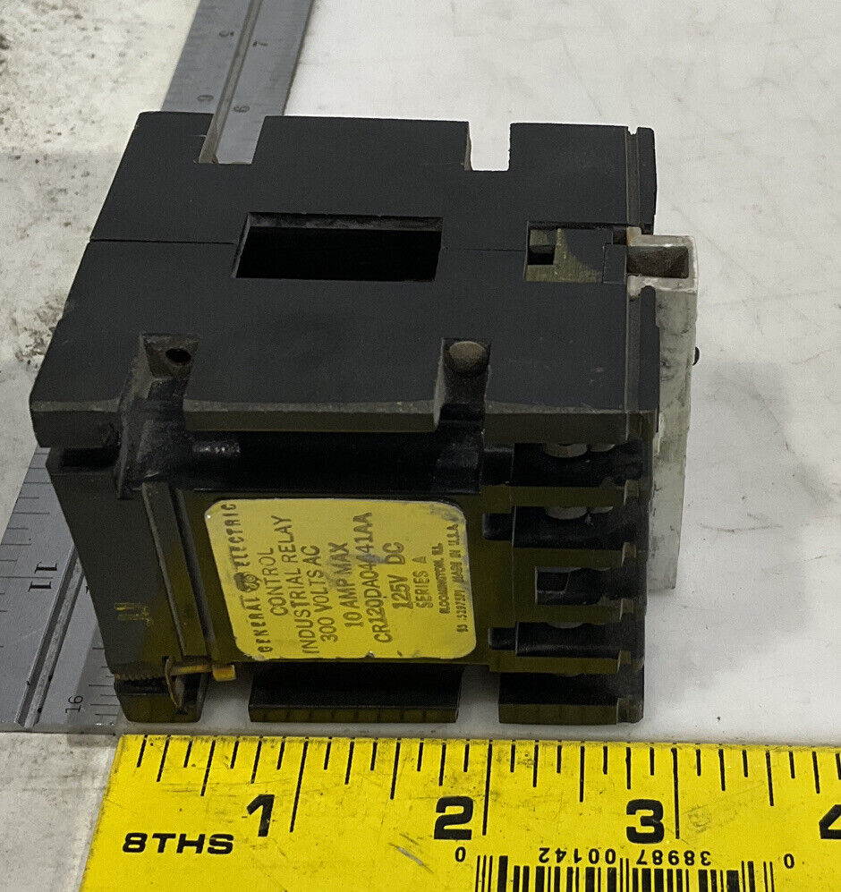 GENERAL ELECTRIC CR120DA04441AA CONTROL INDUSTRIAL RELAY 300V AC 10A 125VDC476