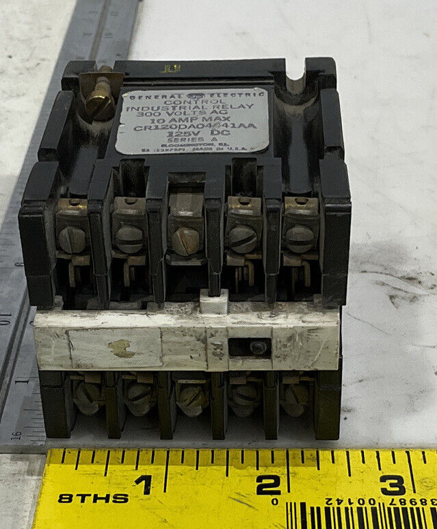 GENERAL ELECTRIC CR120DA04441AA CONTROL INDUSTRIAL RELAY 300V AC 10A 125VDC476