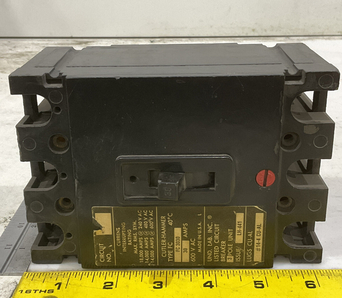 CUTLER-HAMMER FC3030 30A CIRCUIT BREAKER 3 POLE UNIT 476