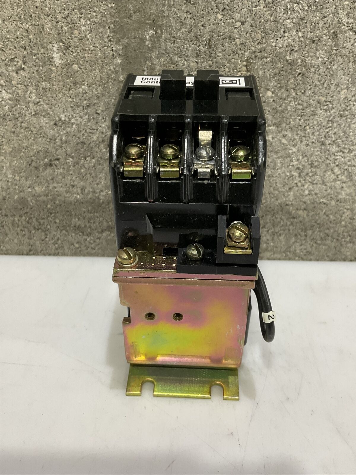 EATON CUTLER HAMMER BFD31M 765A943G03 BFD CONTROL RELAY 250V 10A 3POLES 373