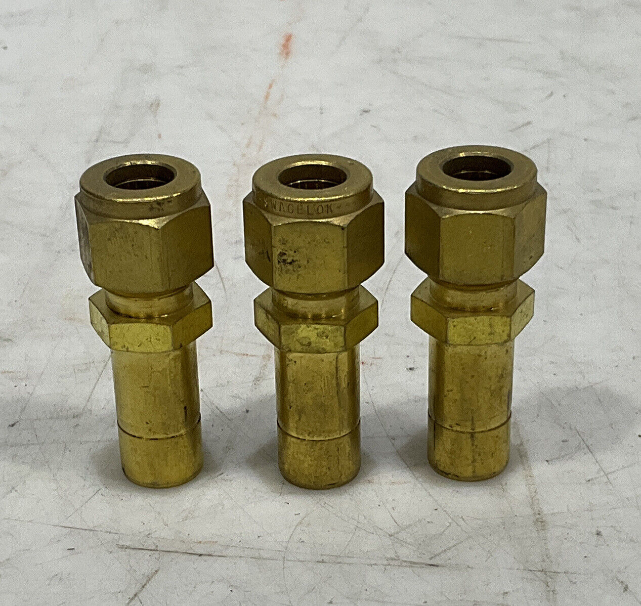 SWAGELOK B-400-R-6 REDUCER LOT OF 3 476