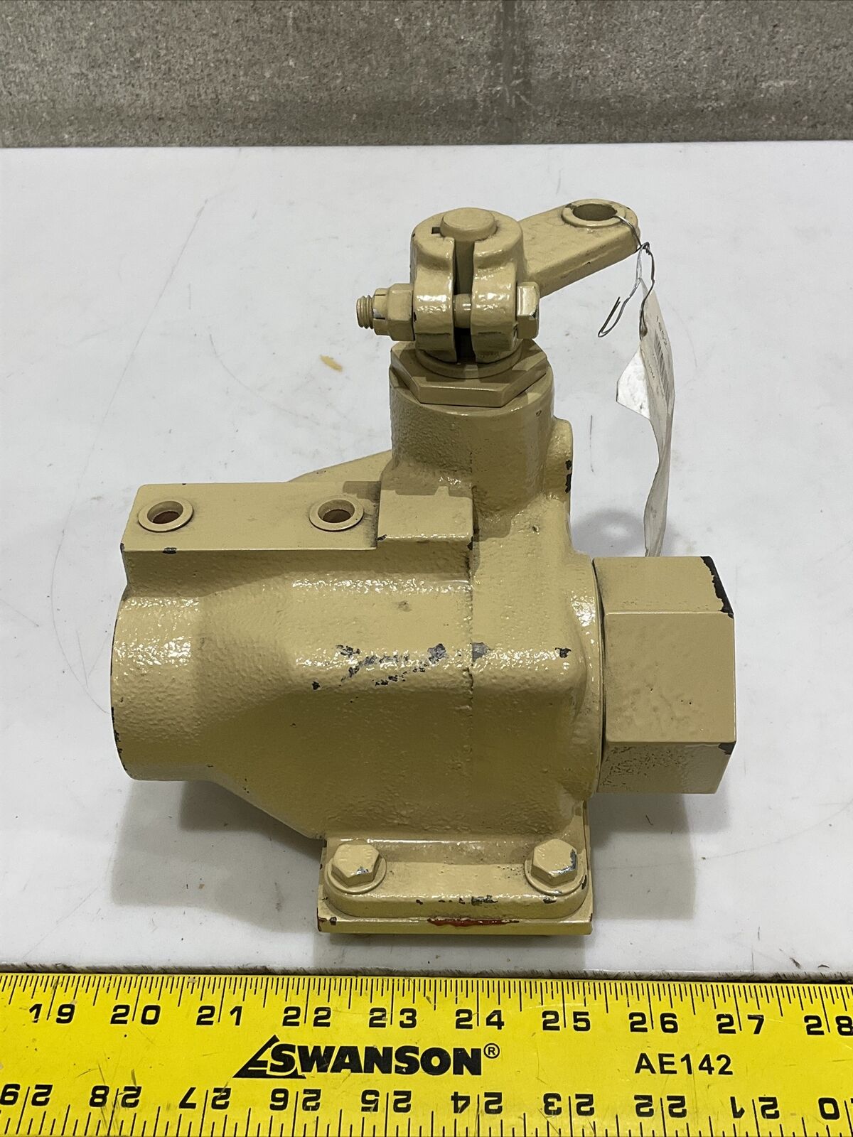 UNITED CONVEYOR UCC 1952-38 LEVER OPERATED VENT VALVE 1/4 X 1-1/2IN NPT 373