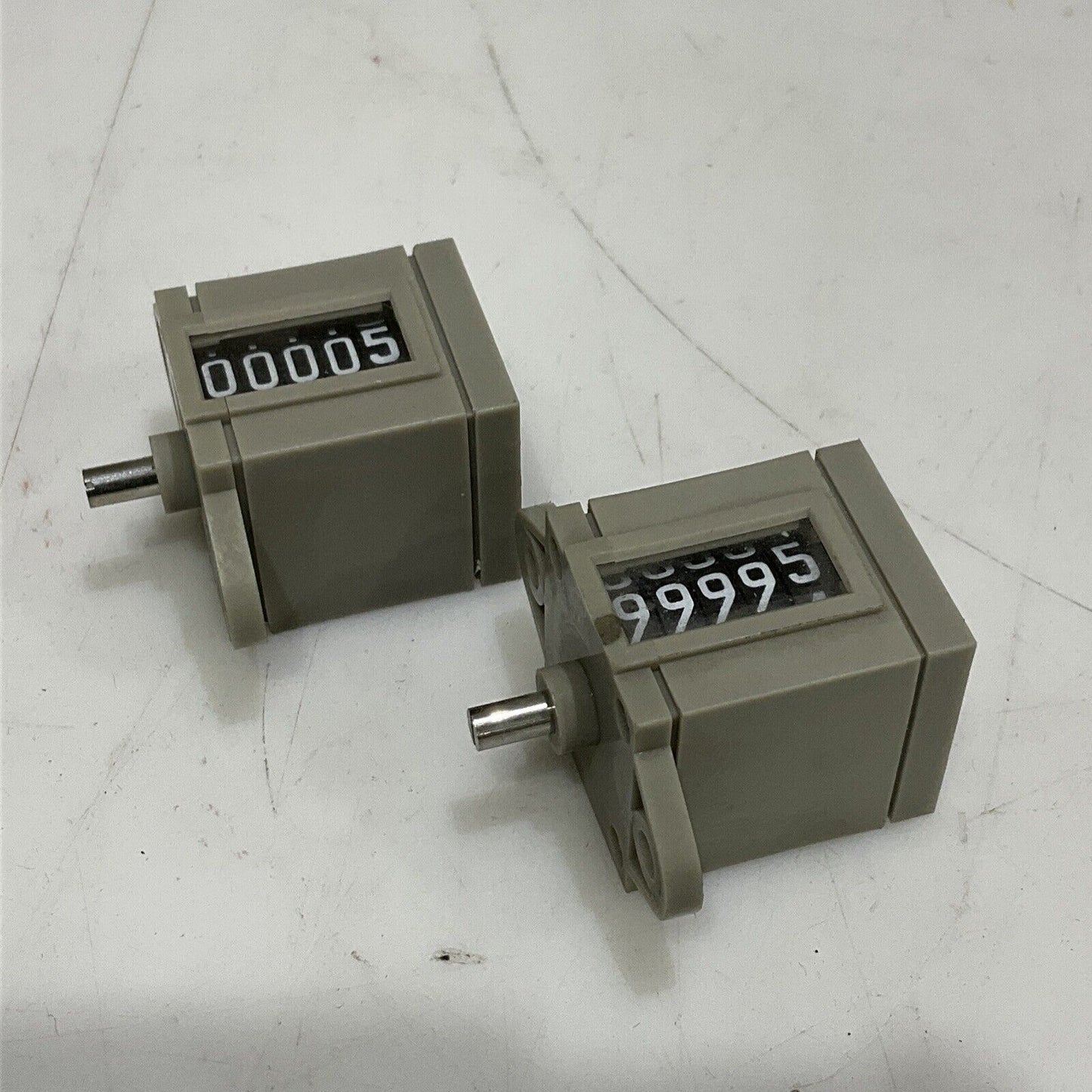 VEEDER ROOT 745815 601 WW07M RIGHT HAND MECHANICAL COUNTER LOT OF 2 373