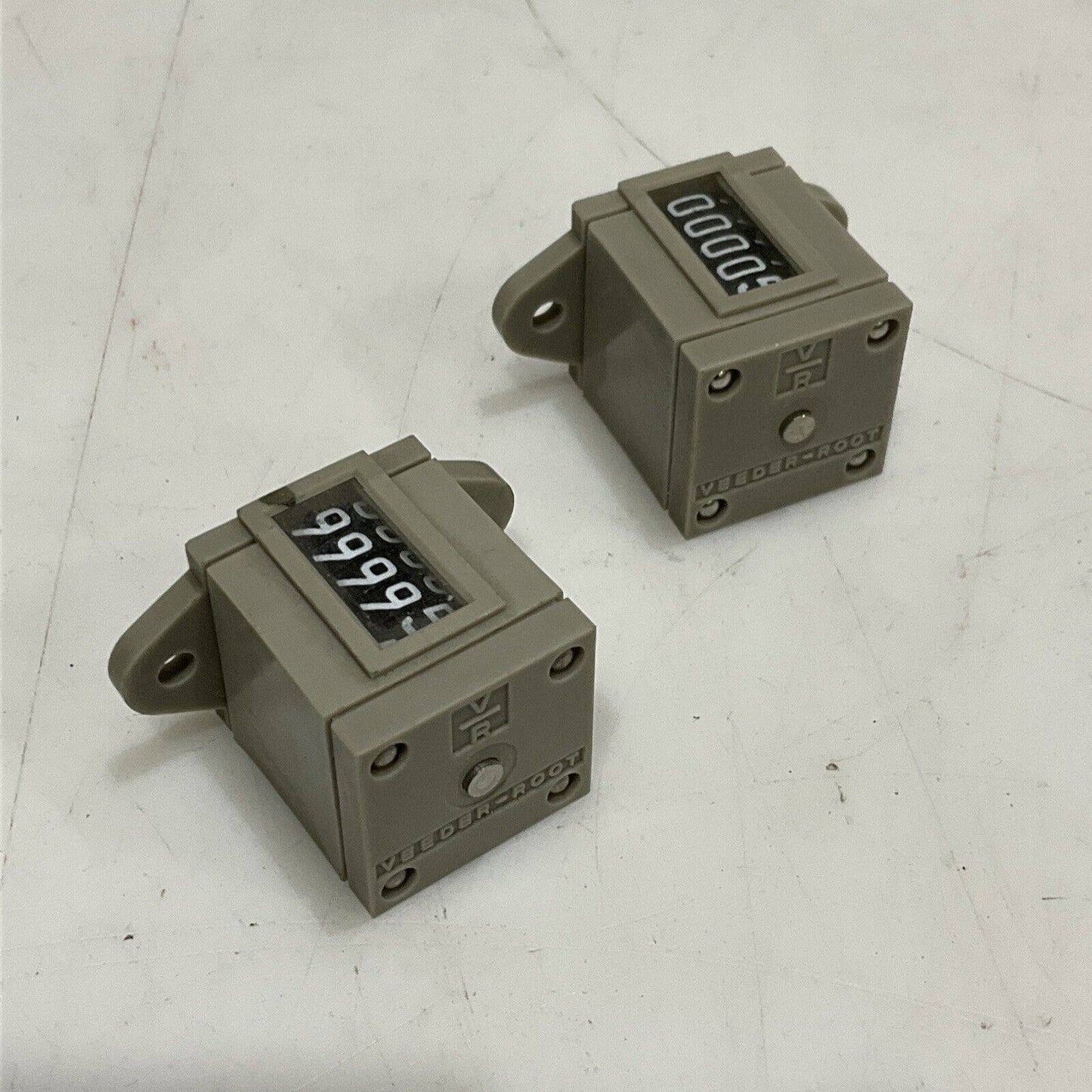 VEEDER ROOT 745815 601 WW07M RIGHT HAND MECHANICAL COUNTER LOT OF 2 373