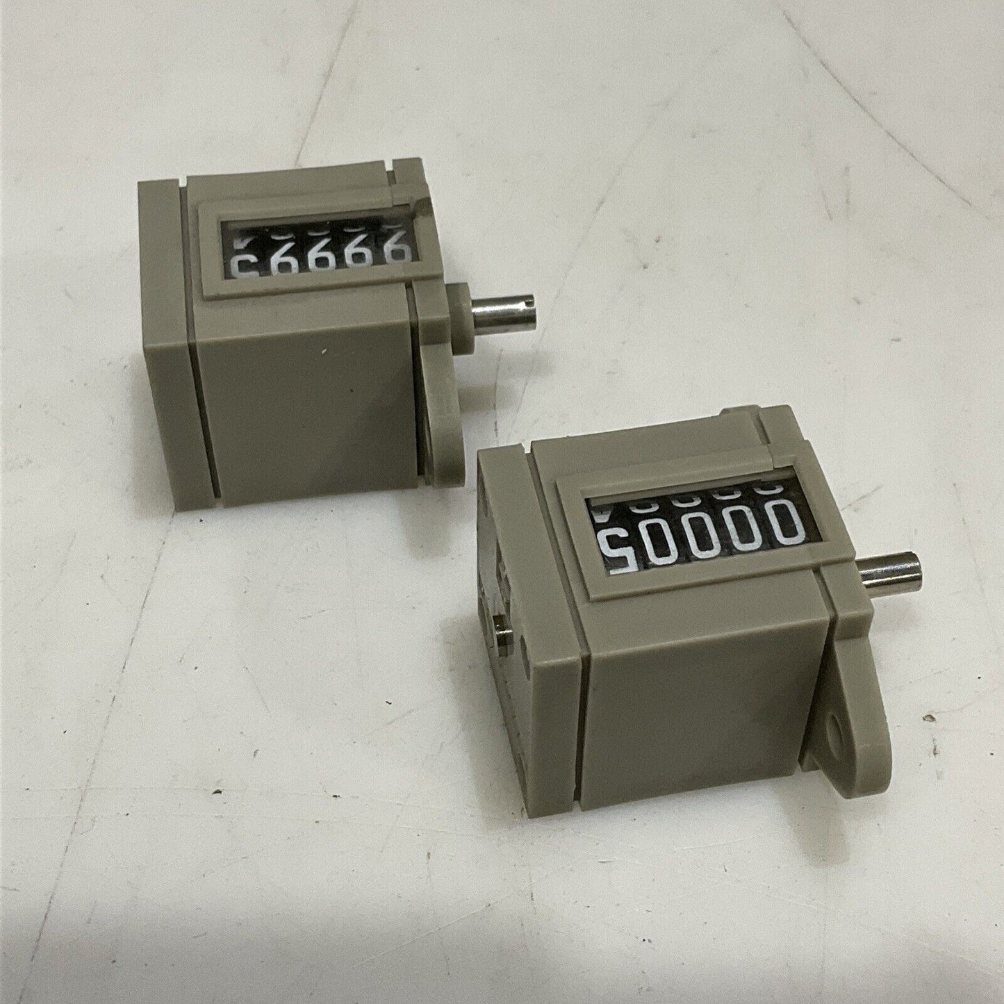 VEEDER ROOT 745815 601 WW07M RIGHT HAND MECHANICAL COUNTER LOT OF 2 373