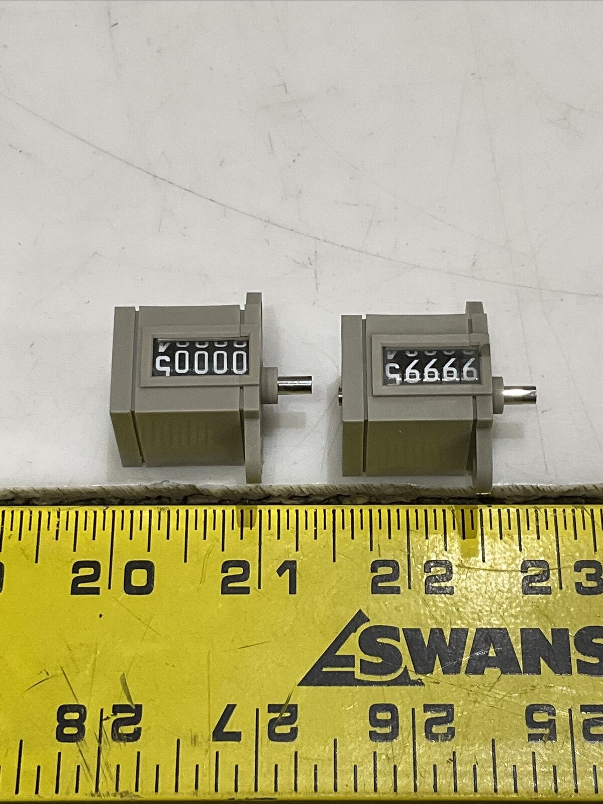 VEEDER ROOT 745815 601 WW07M RIGHT HAND MECHANICAL COUNTER LOT OF 2 373