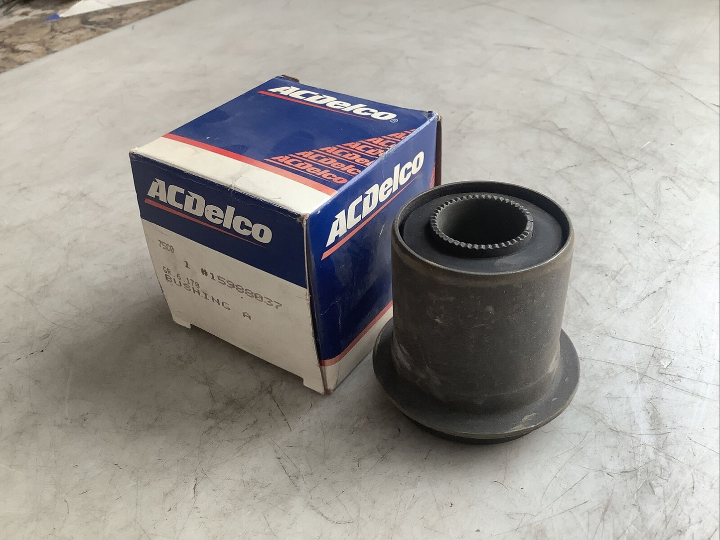 ACDELCO 15988037 FRONT LOWER SUSPENSION CONTROL ARM BUSHING 476 - LOT OF 4