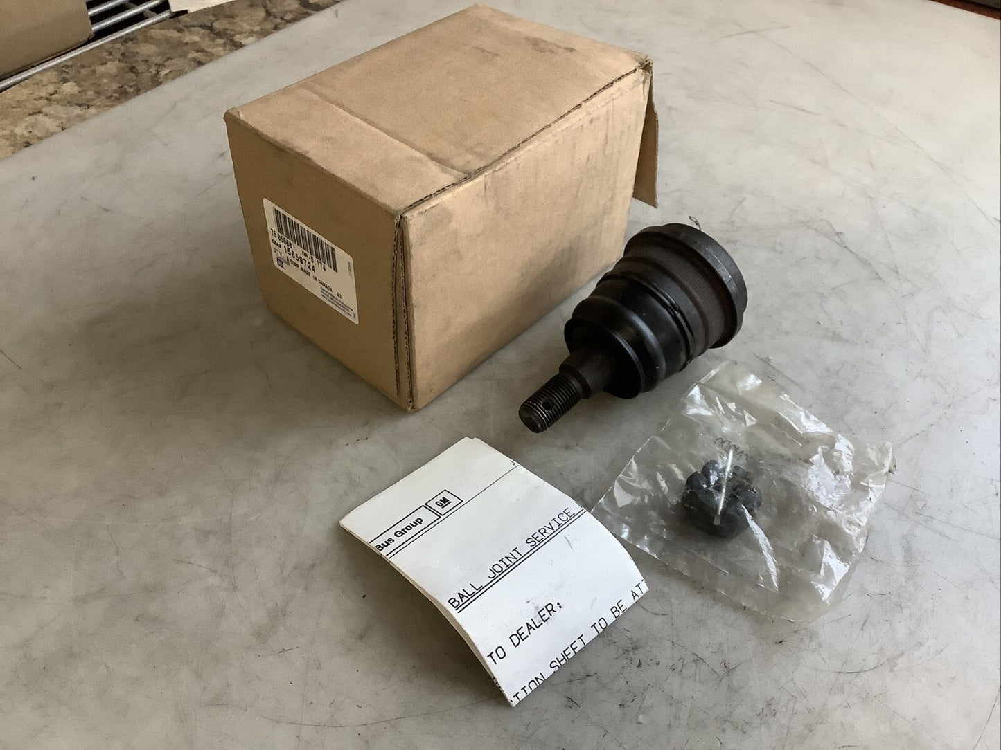 GM 15659724 LOWER BALL JOINT STUD KIT 476
