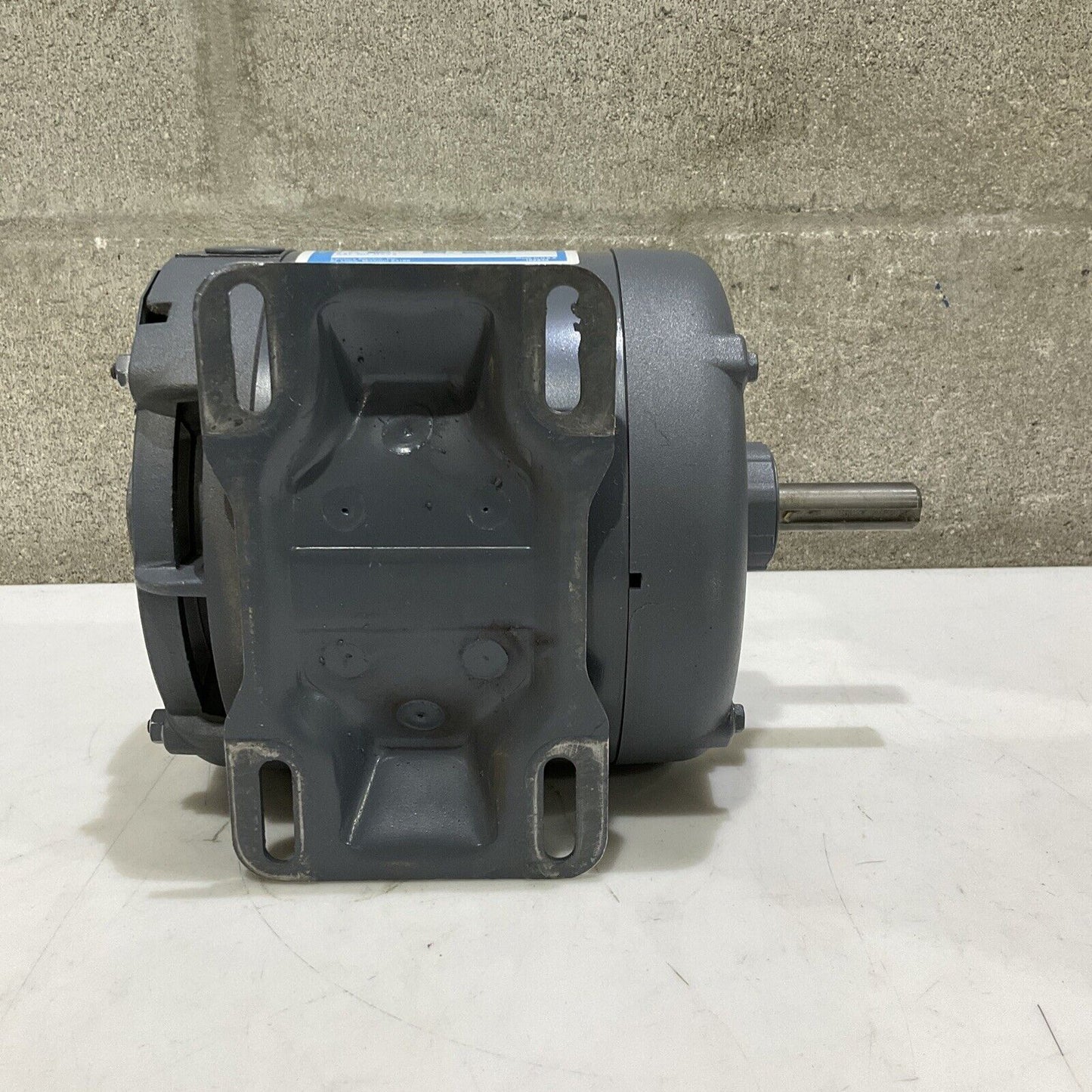 CENTURY 8-15195-01 AC MOTOR 1/2 HP 1725 RPM 60 HZ 373