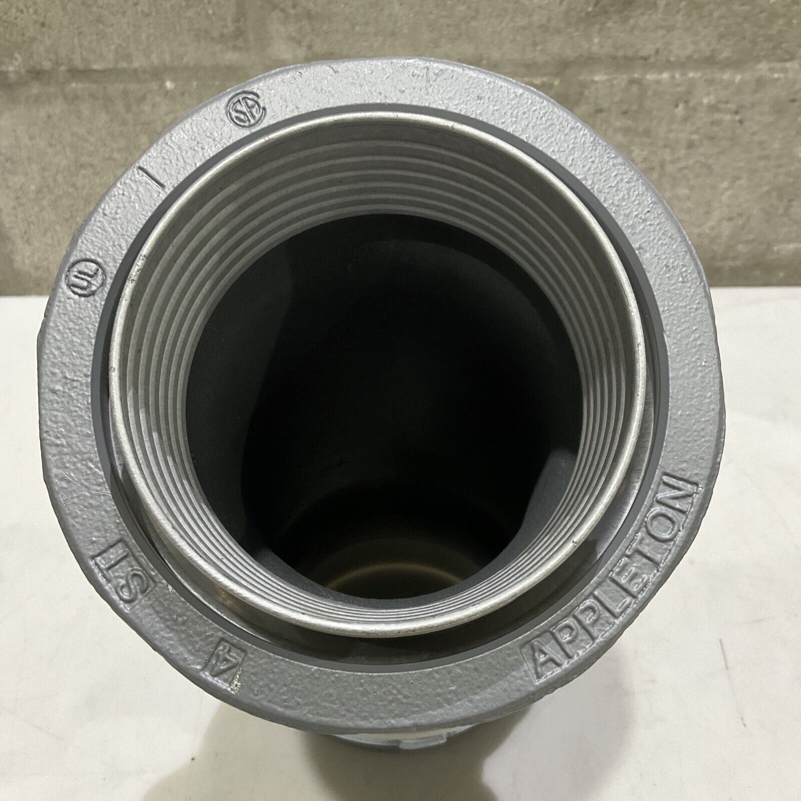 APPLETON STB45400 LIQUID TIGHT FLEXIBLE METAL CONDUIT CONNECTOR 373
