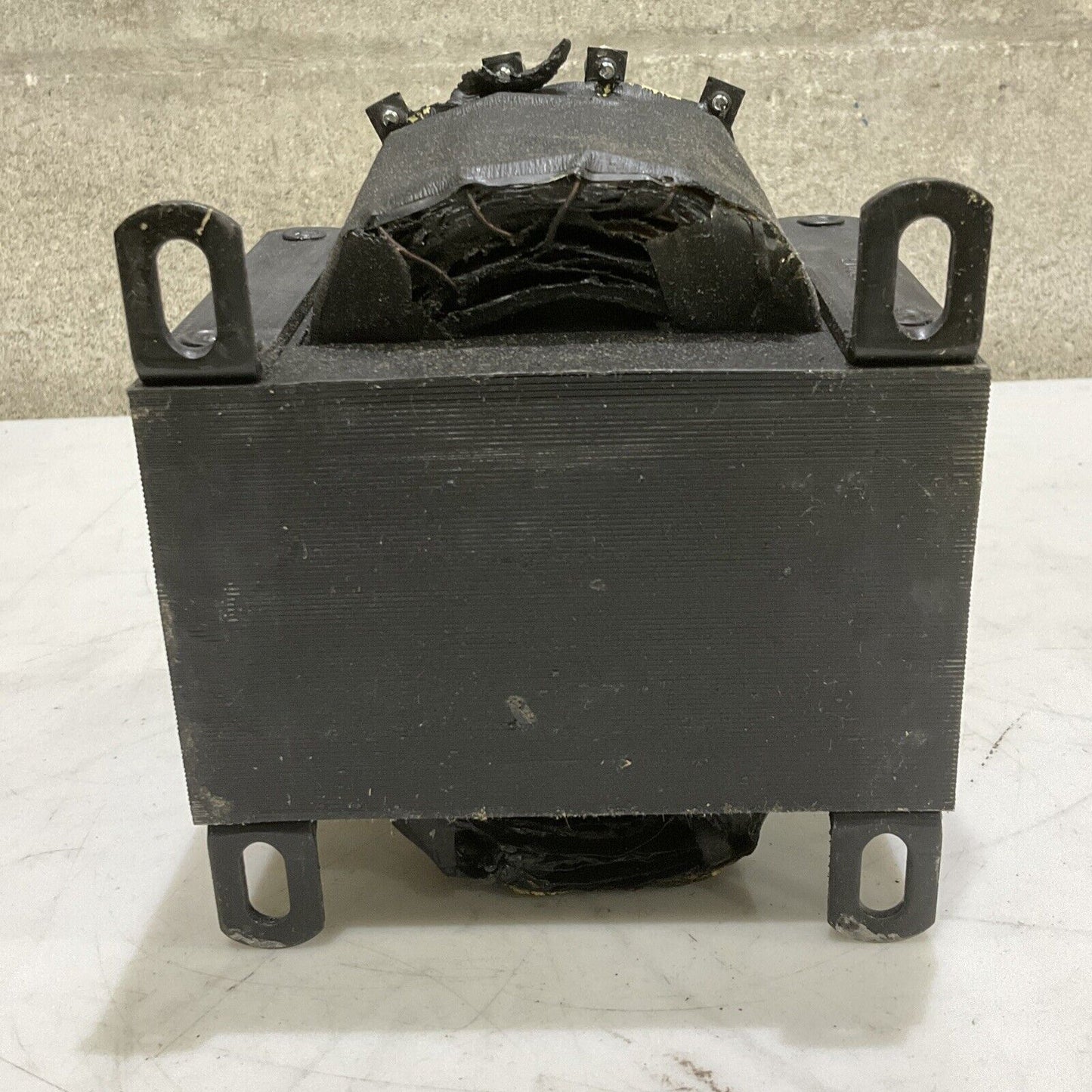 CUTLER-HAMMER C0750A2 CONTROL TRANSFORMER 60 HZ 373