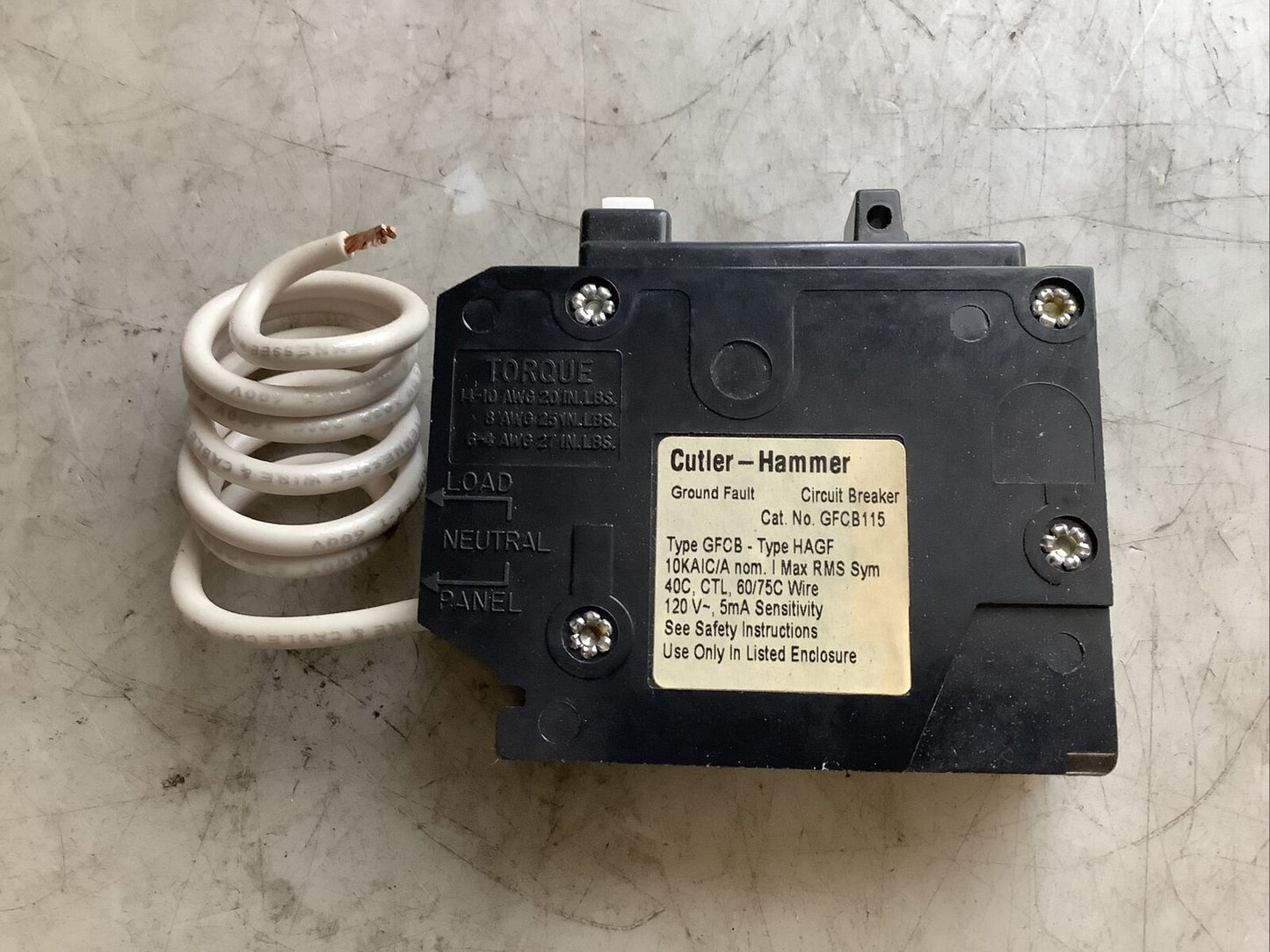 CUTLER HAMMER GFCB115 CIRCUIT BREAKER 15A 1P 476