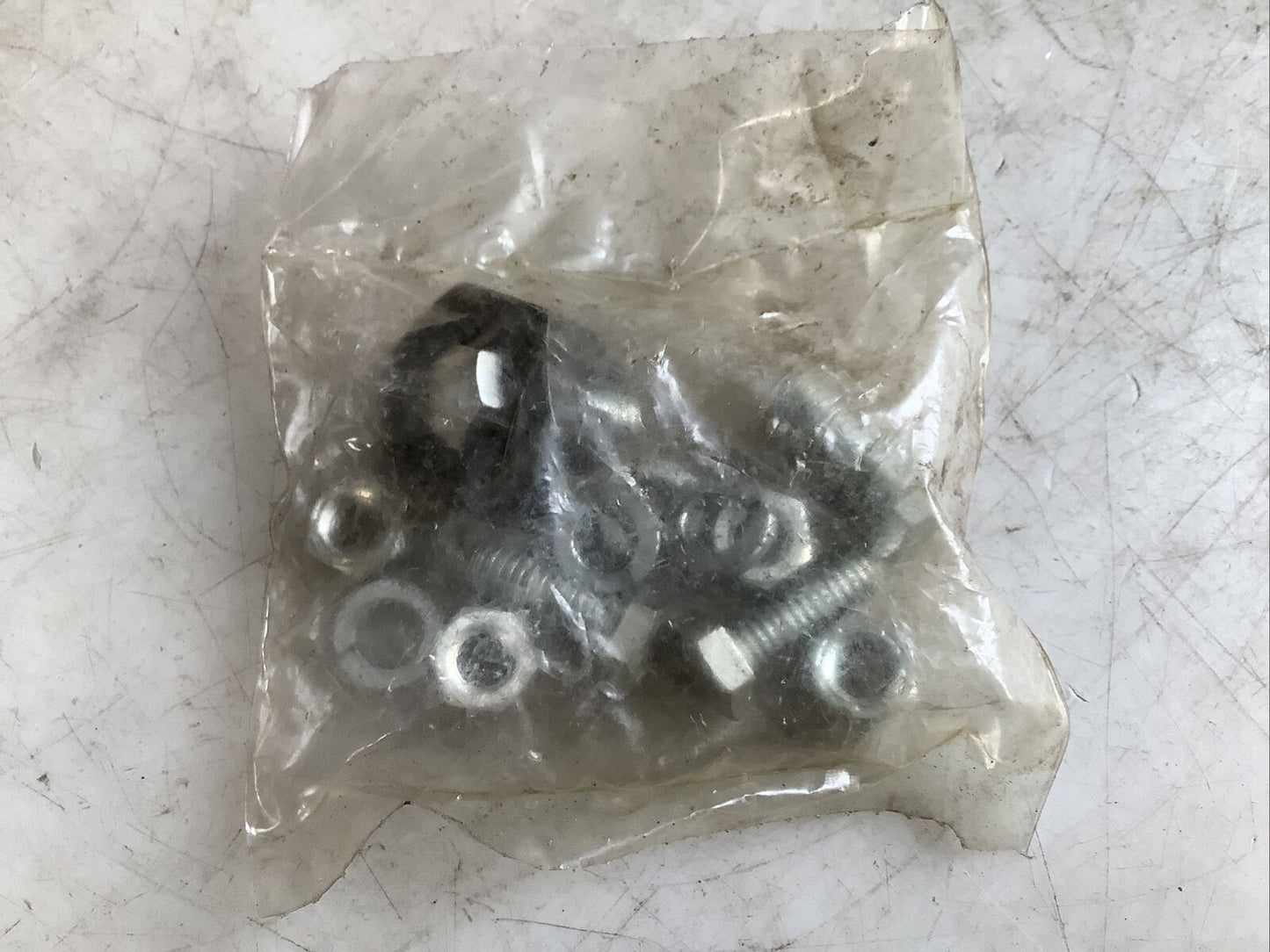 GM 9762020 UPPER BALL JOINT FRONT STUD KIT 476