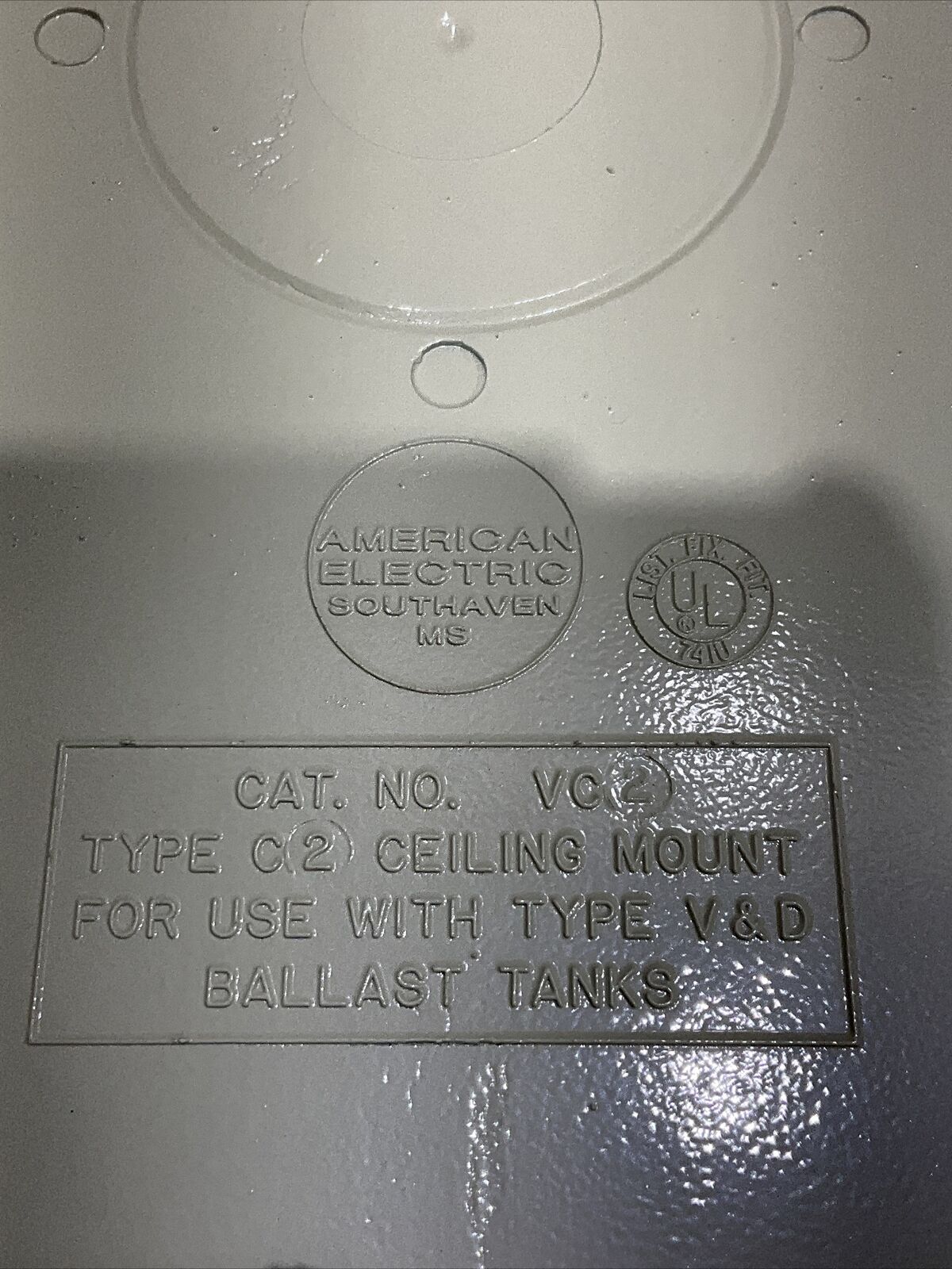 HAZLUX VC2 CEILING OUTLET BOX CEILING MOUNT TO V  & D SERIES FIXTURE 3/4” 373