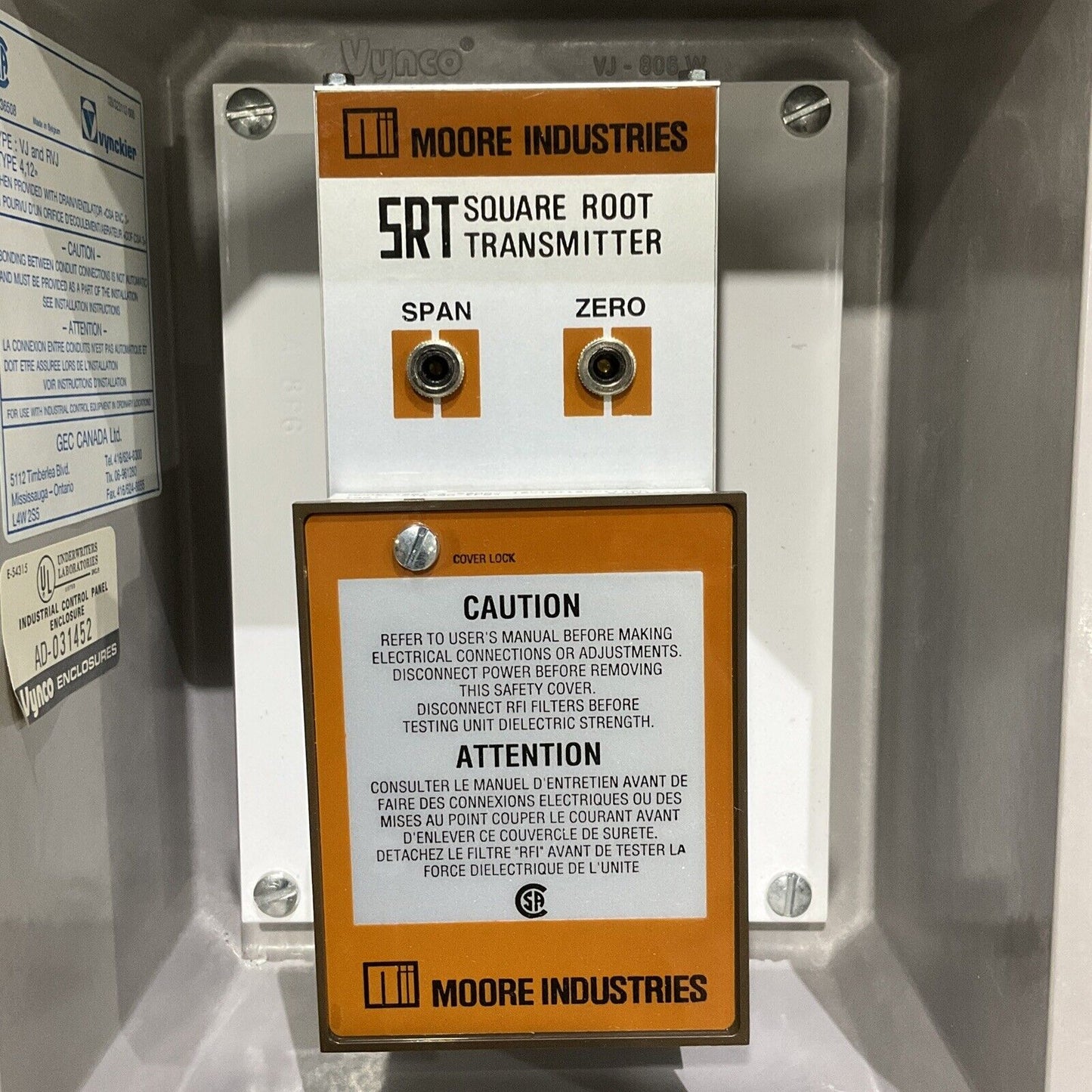 MOORE INDUSTRIES 4-20 MA SRT SQUARE ROOT TRANSMITTER 10/117 V WITH ENCLOSURE 373