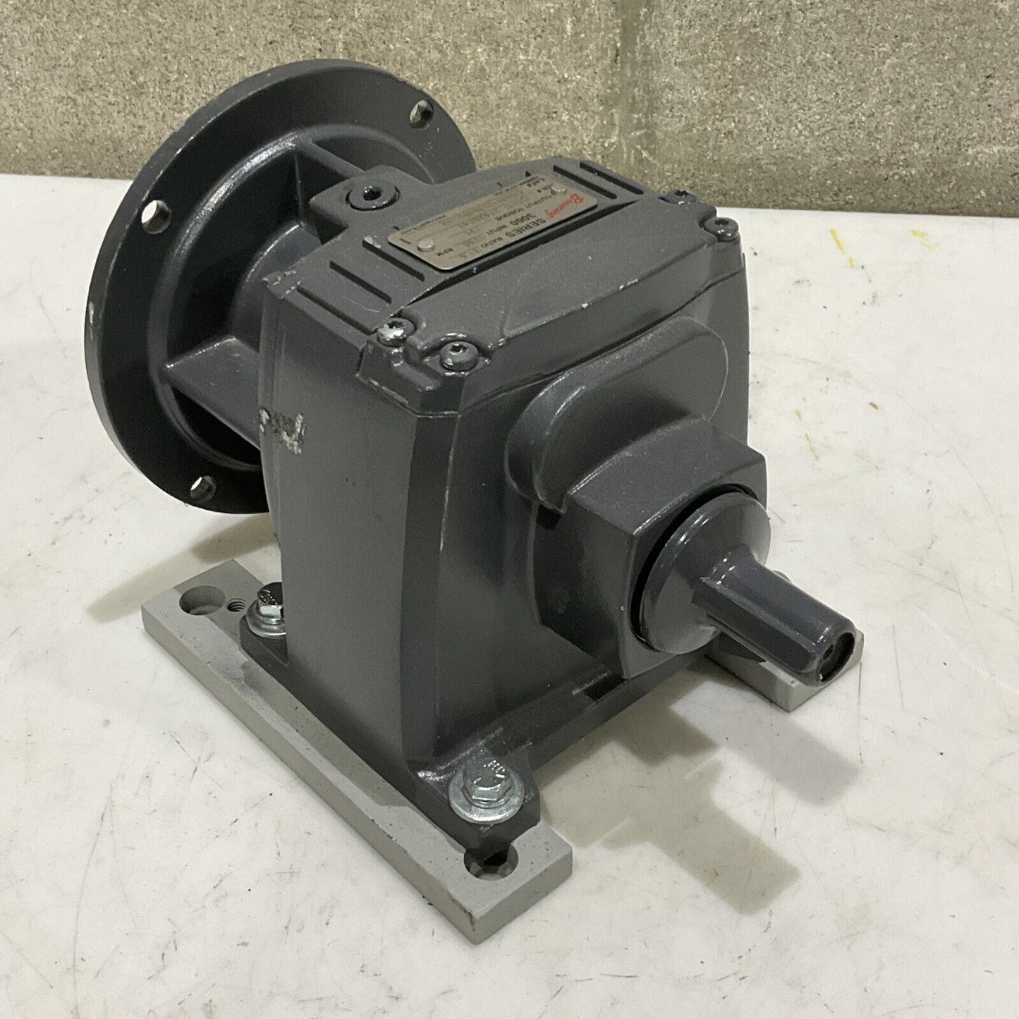 BROWNING CBN3012SB6U56CNM GEAR MOTOR SERIES 3000 31.5 RATIO 1750 RPM 373