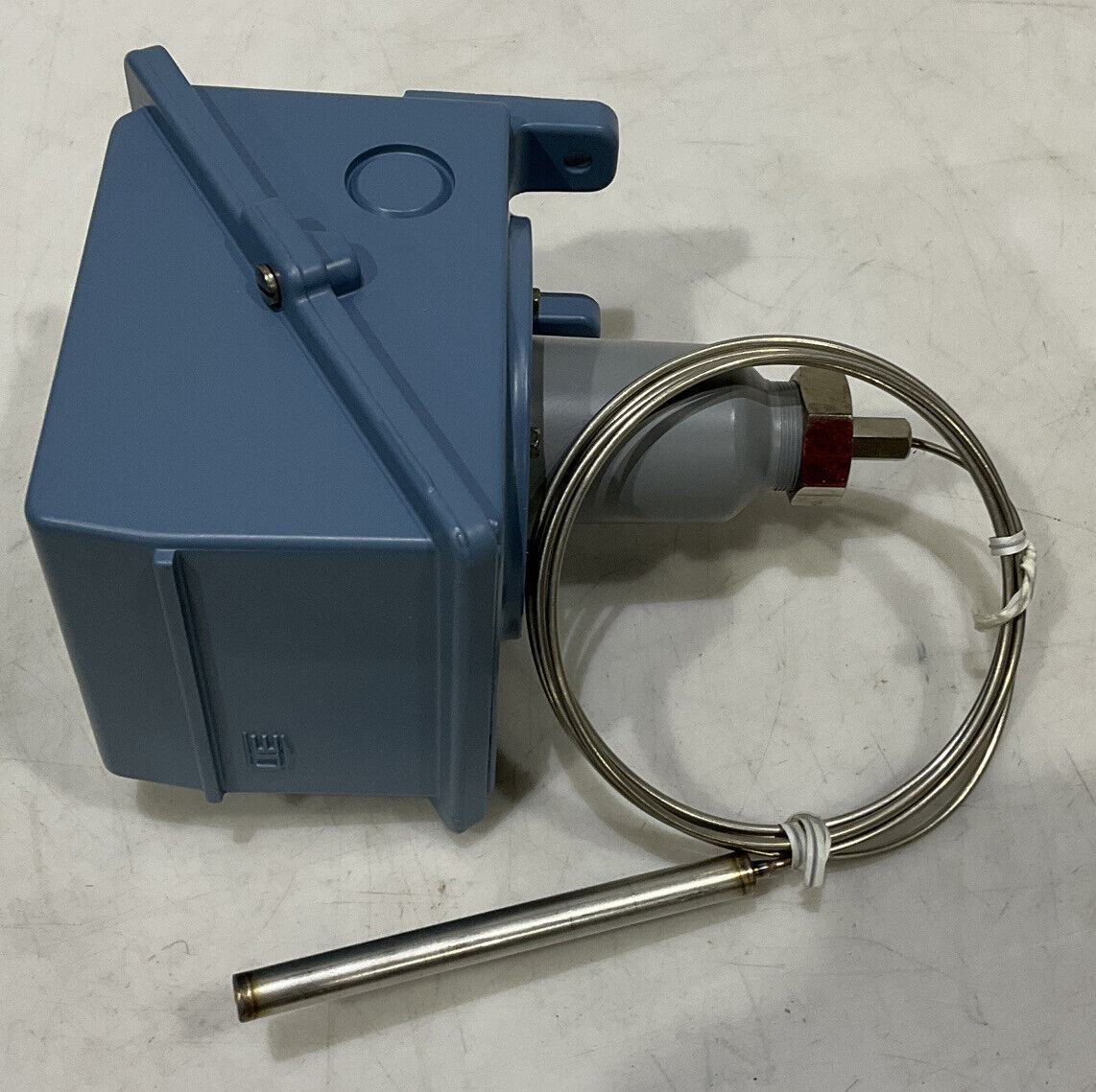 UNITED ELECTRIC F40L 6BS TEMPERATURE CONTROL 0-250 15A 480VAC 373
