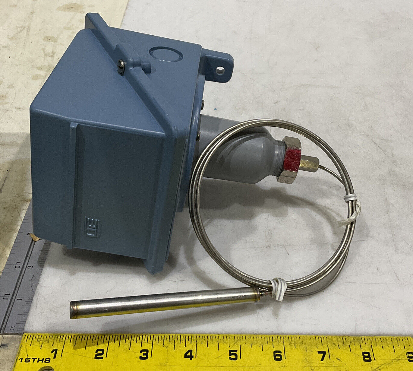 UNITED ELECTRIC F40L 6BS TEMPERATURE CONTROL 0-250 15A 480VAC 373